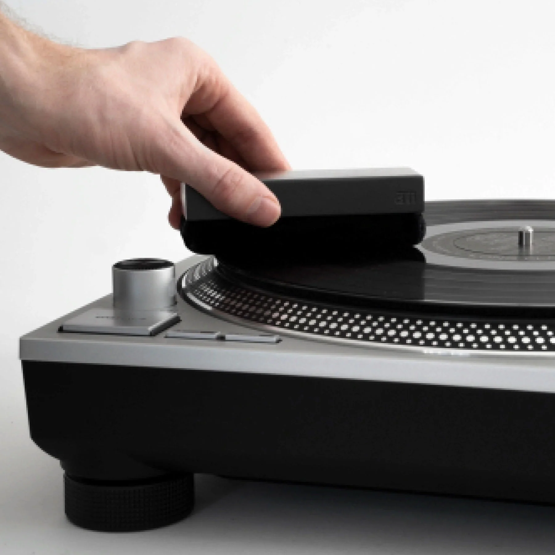 AM Clean Sound: Velvet Record Brush - Image 2