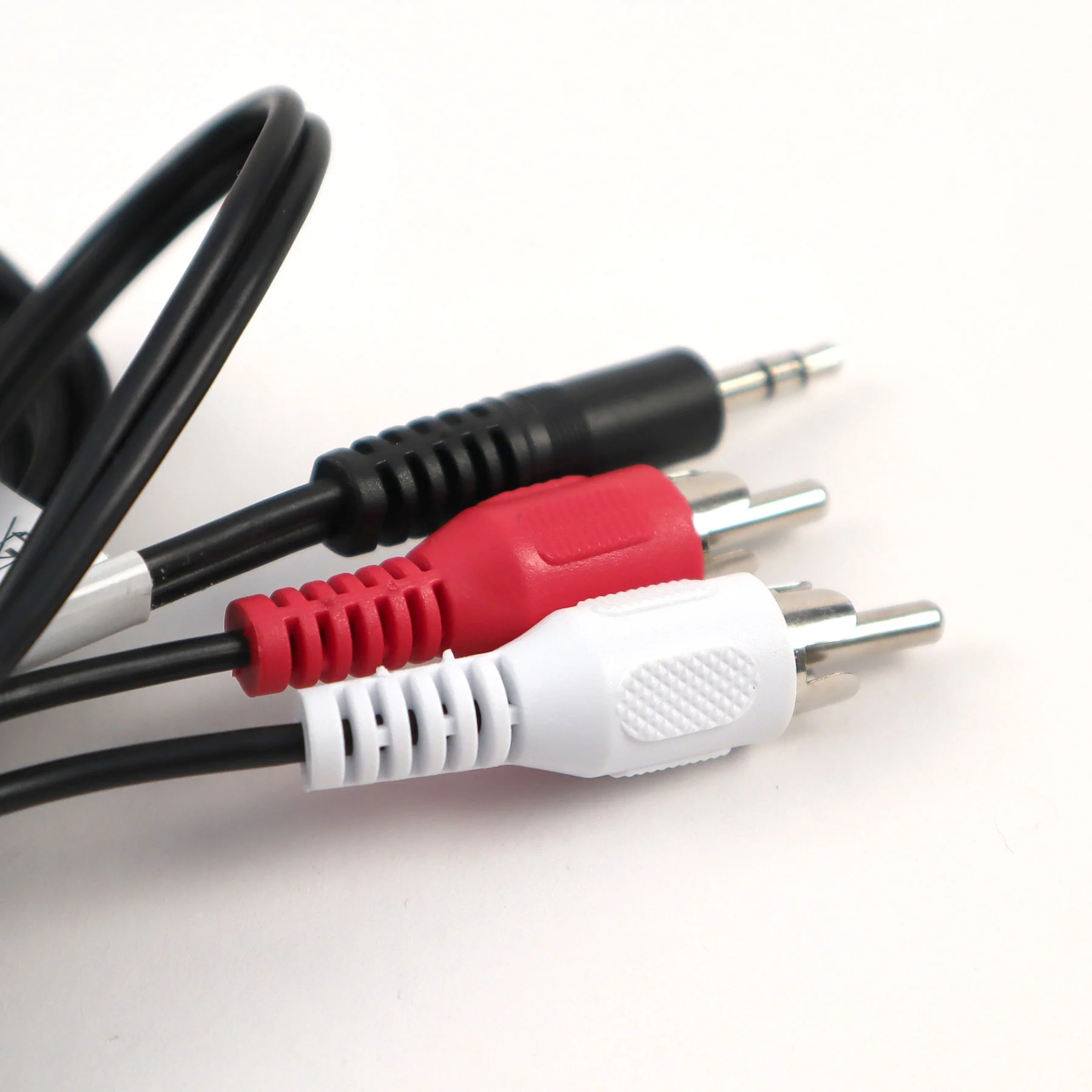 Audio-Technica: 3.5mm to Male RCA Y-Cable Adaptor for AT-LP60x Series - 3 ft. (408-60X-152) - Image 2