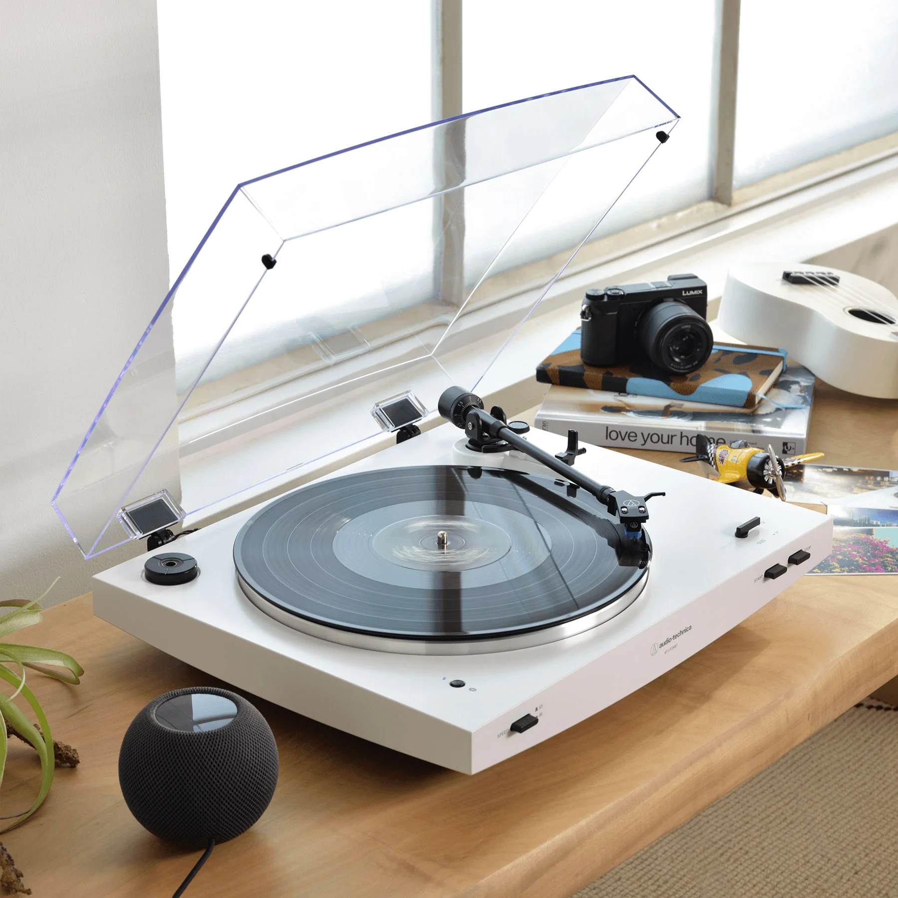 Audio-Technica: AT-LP3XBT-WH Automatic Bluetooth Turntable - White - Image 3