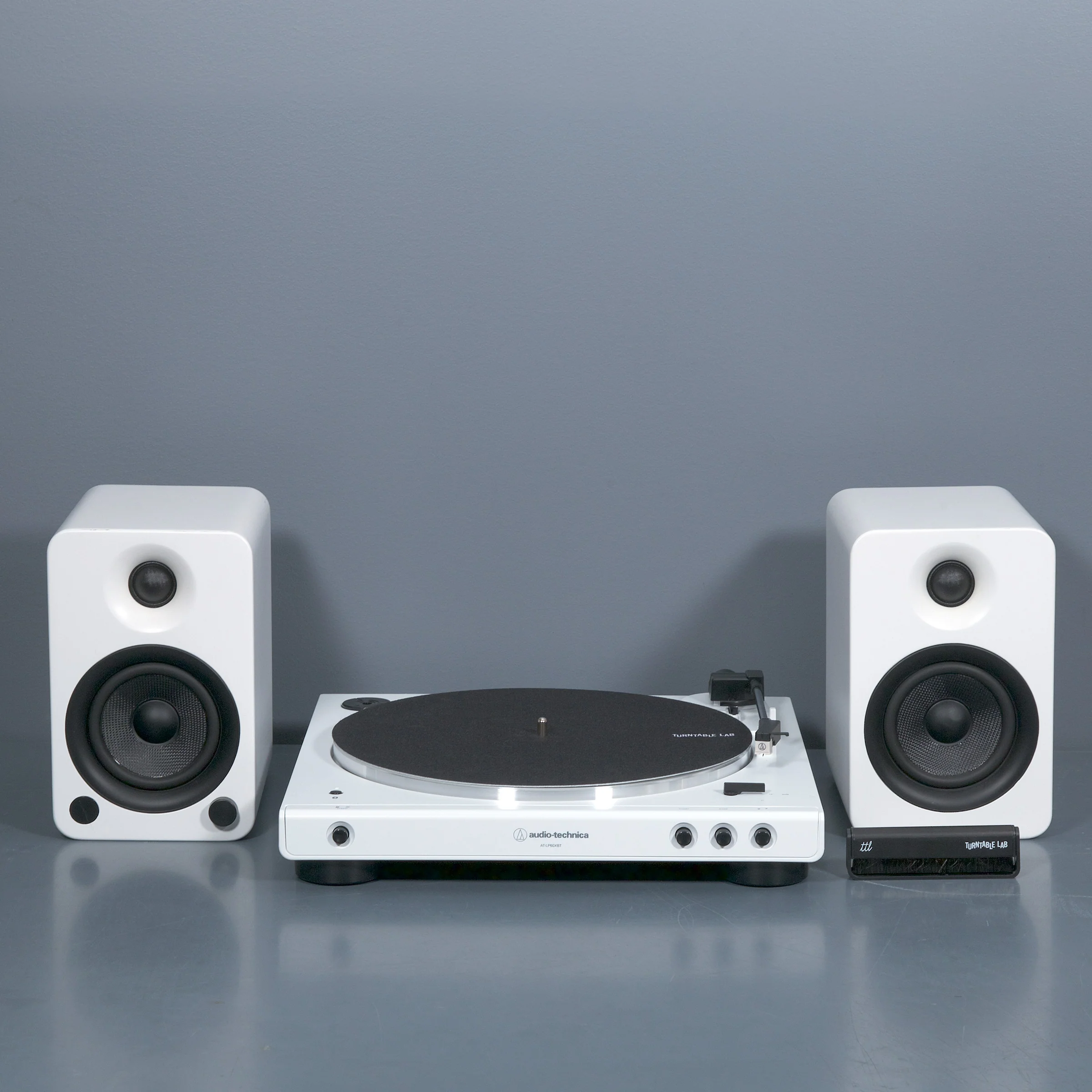 Audio-Technica: AT-LP60XBT-WW Turntable Package - White Pack - Image 3