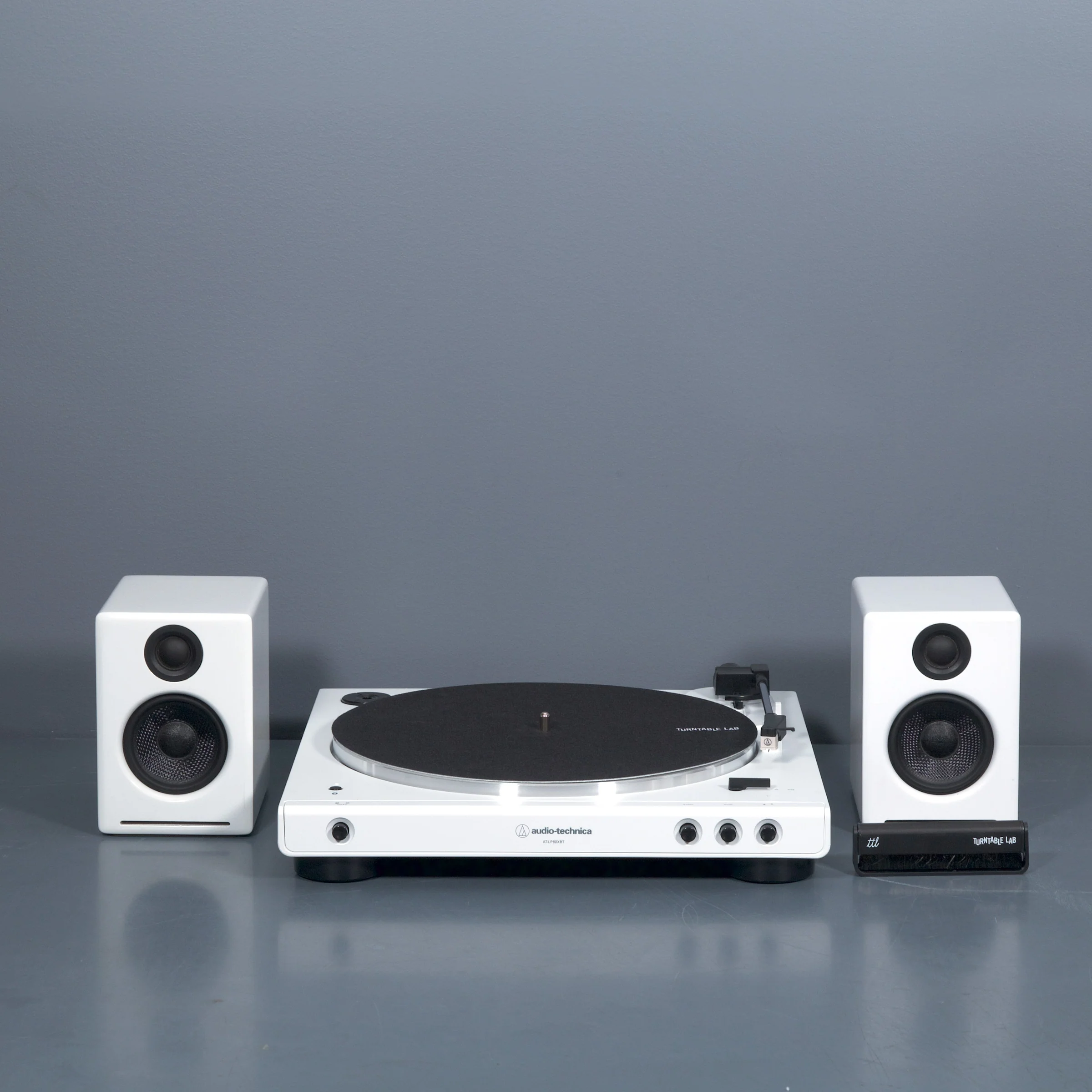 Audio-Technica: AT-LP60XBT-WW Turntable Package - White Pack - Image 4