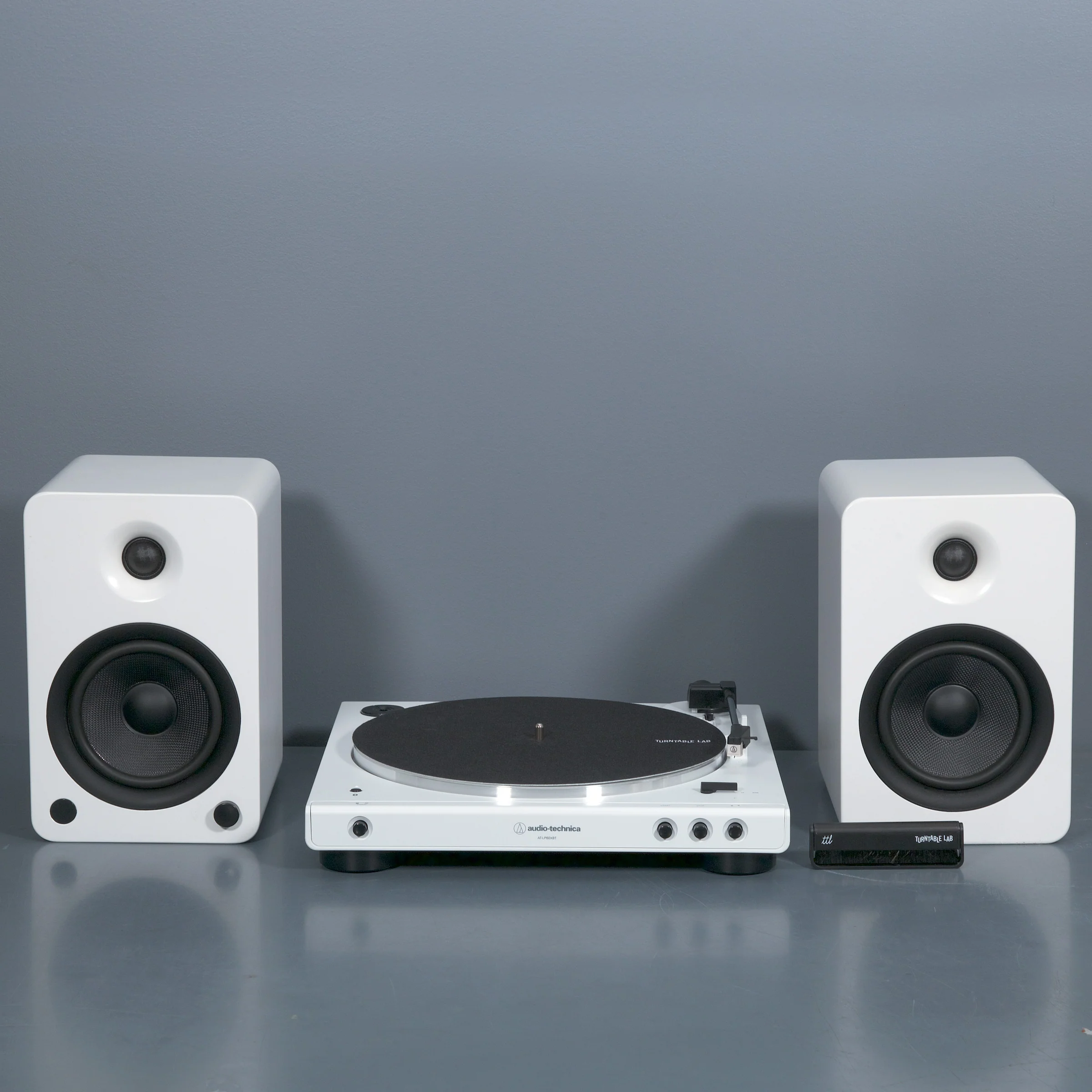 Audio-Technica: AT-LP60XBT-WW Turntable Package - White Pack - Image 5