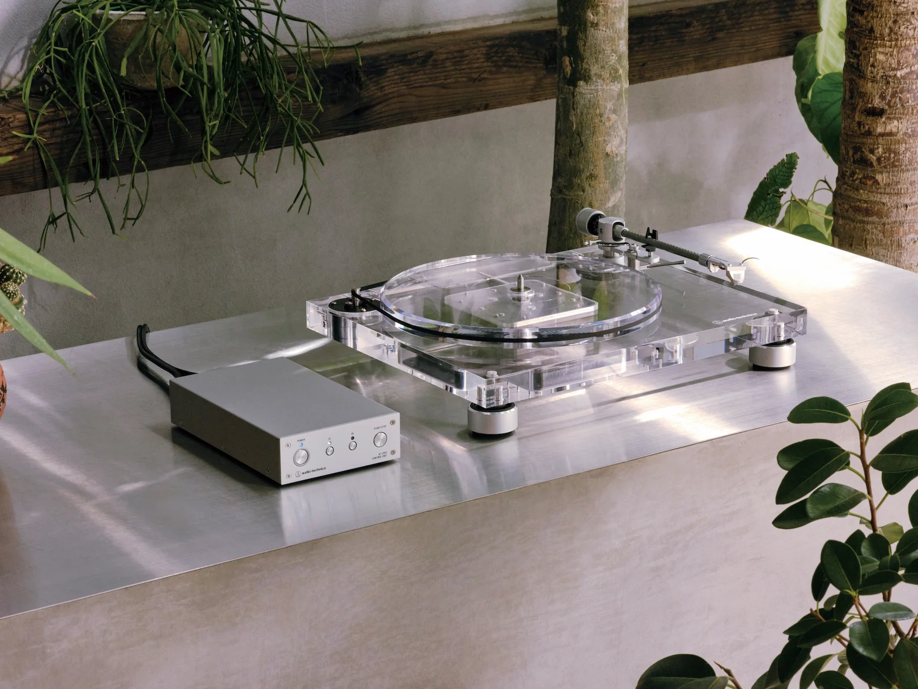 Audio-Technica: AT-LPA2 Acrylic Turntable (Open Box Special) - Image 3