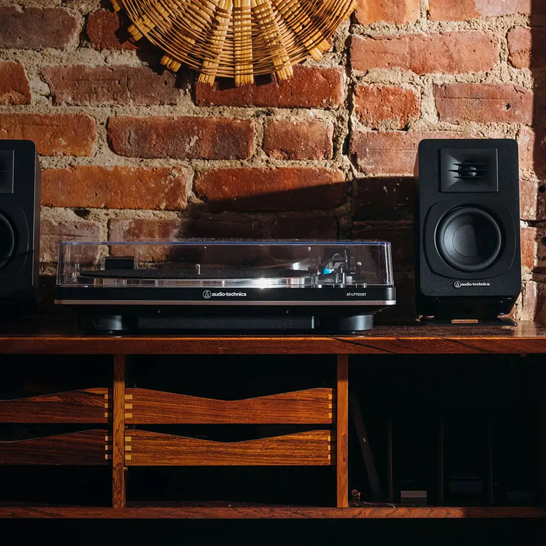 Audio-Technica: AT-SP3X Bookshelf Speakers - Image 6