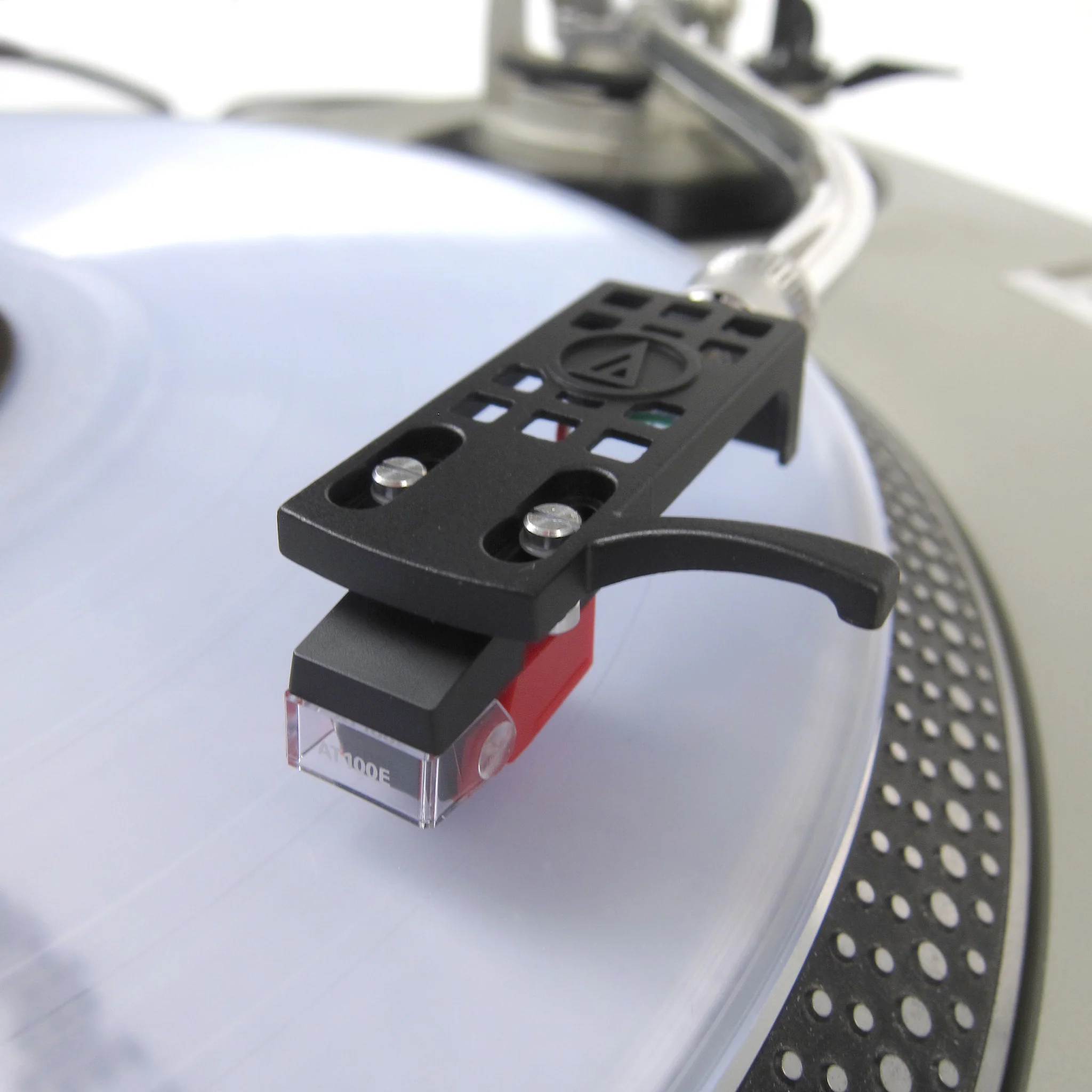 Audio-Technica: AT100E Cartridge Mounted on AT-HS10BK Headshell - Image 2