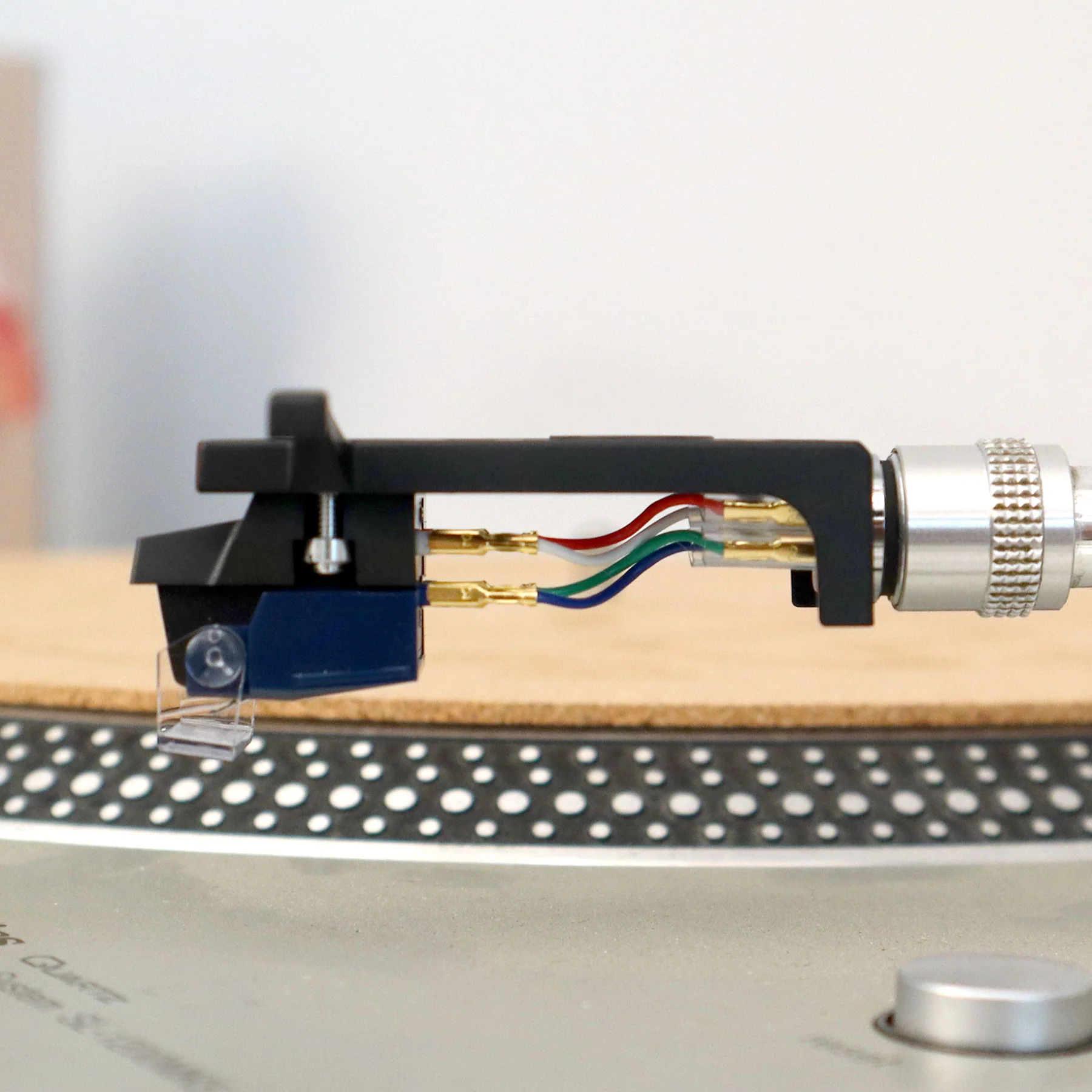 Audio-Technica: VM520EB Cartridge Mounted On AT-HS10BK Headshell (VM520EB/H) - Image 3