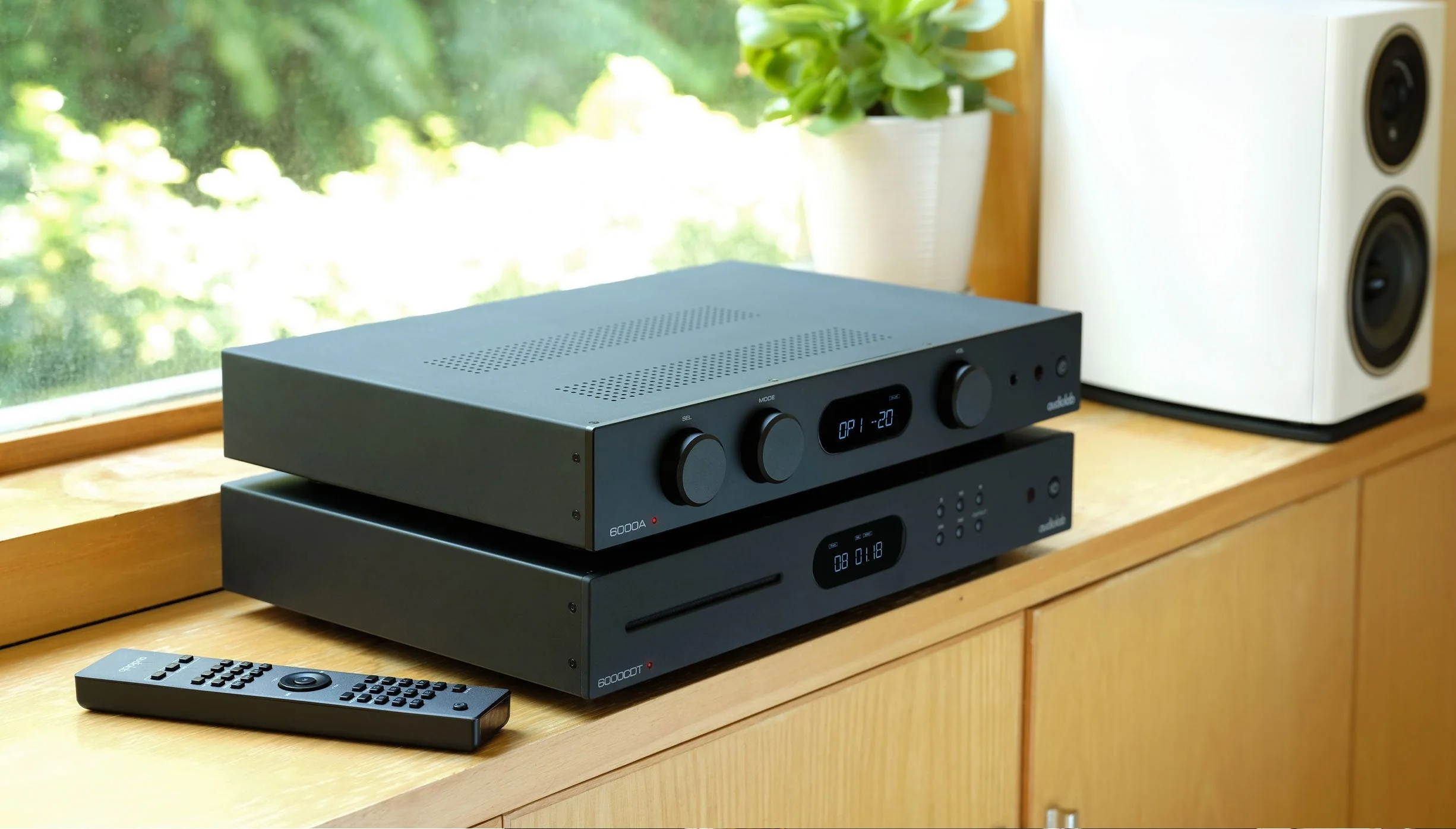 Audiolab: 6000CDT CD Player - Black - Image 5