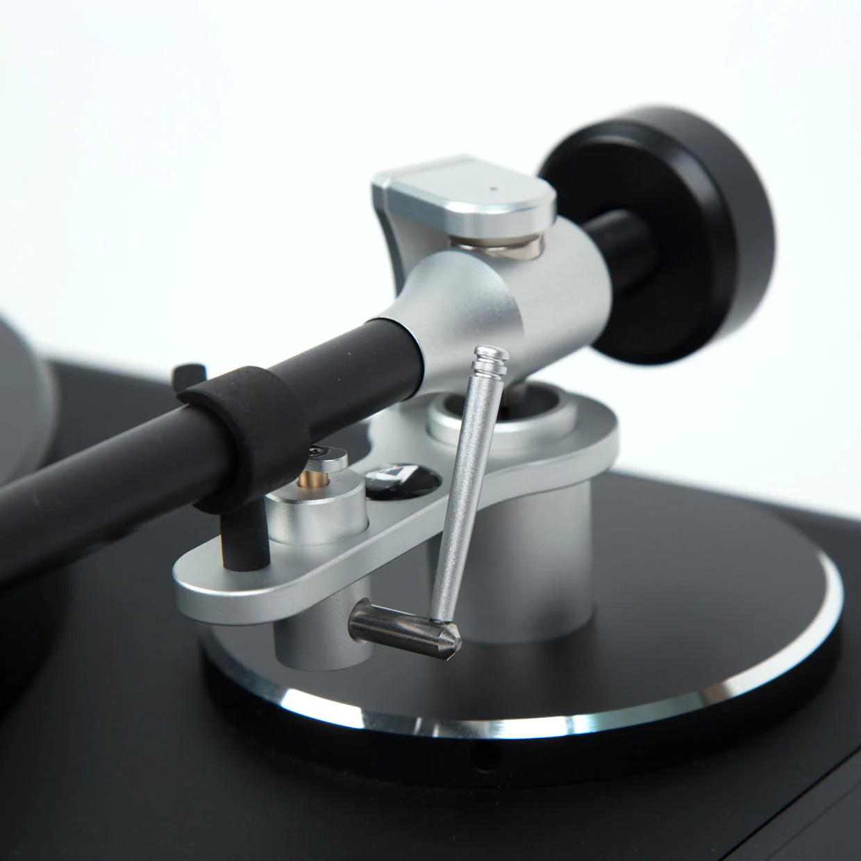 Clearaudio: Concept AiR Black Turntable - Concept Tonearm / Concept Cartridge (Open Box Special) - Image 5