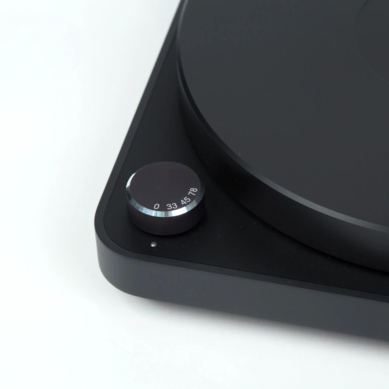 Clearaudio: Concept AiR Black Turntable - Concept Tonearm / Concept Cartridge (Open Box Special) - Image 6