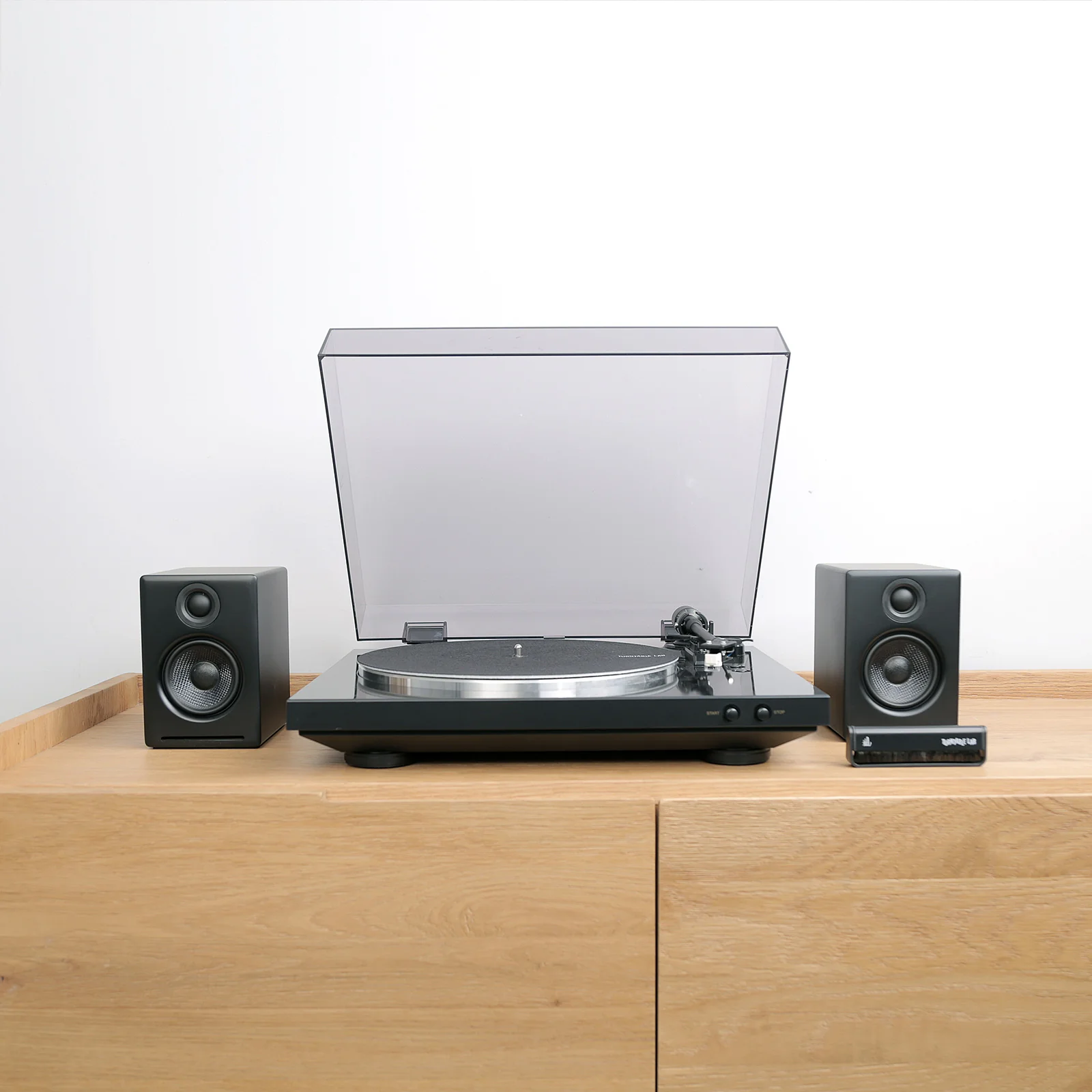 Denon: DP-300F Turntable Package - Image 2