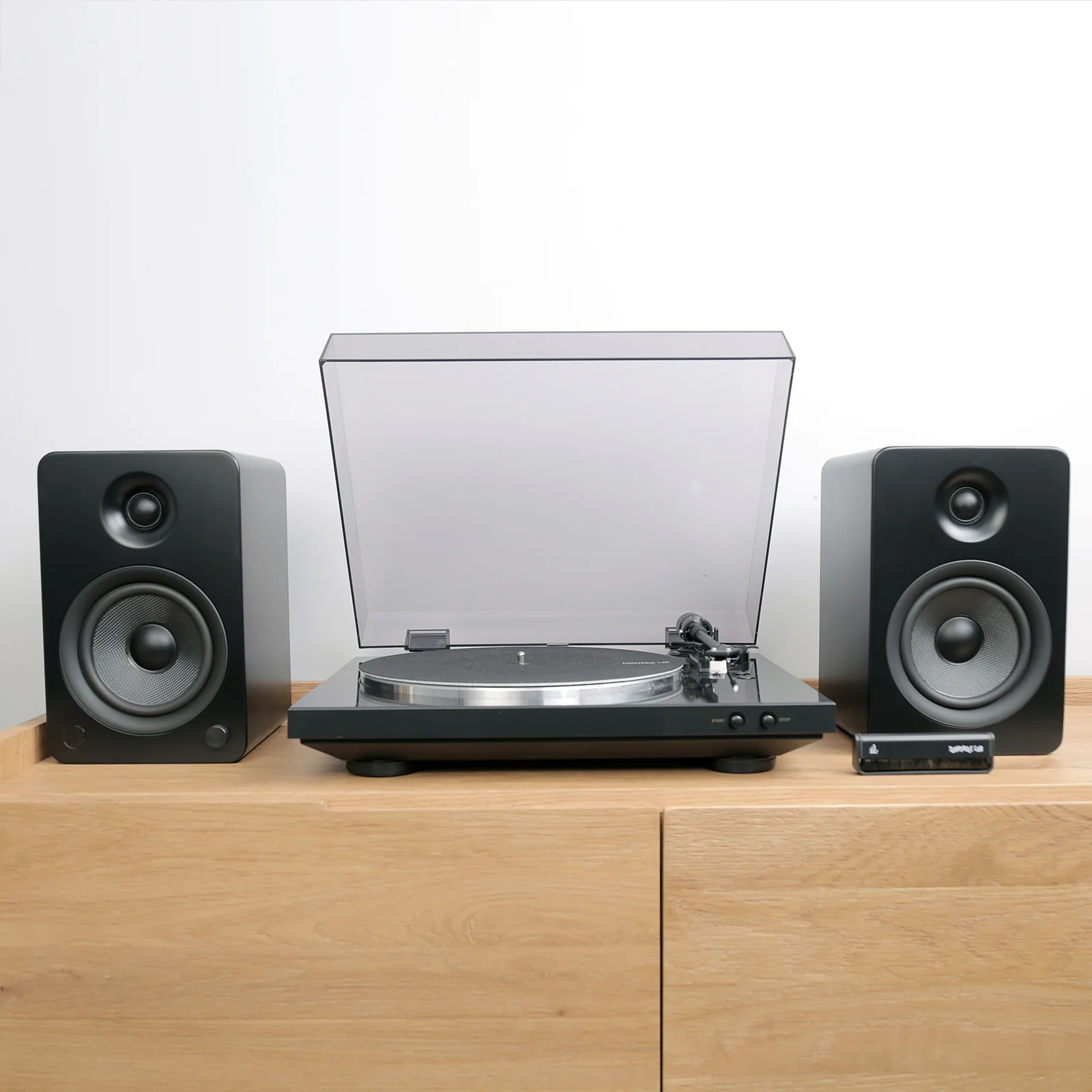 Denon: DP-300F Turntable Package - Image 4