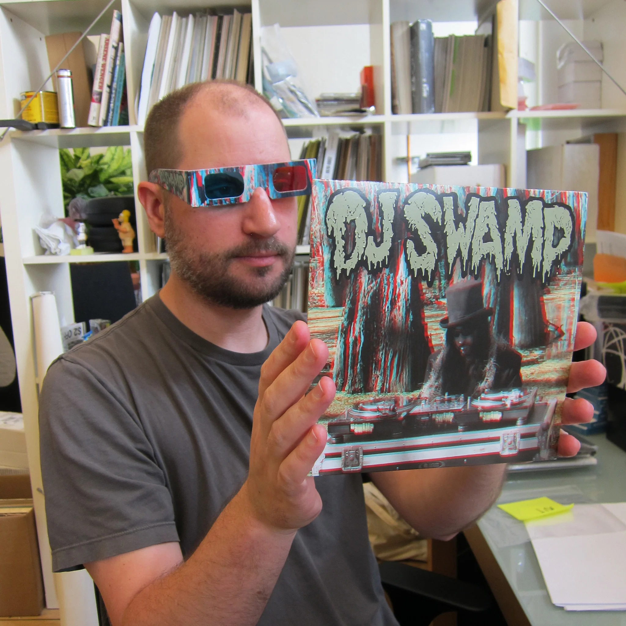 DJ Swamp: 3D Vinyl 7" - Image 2