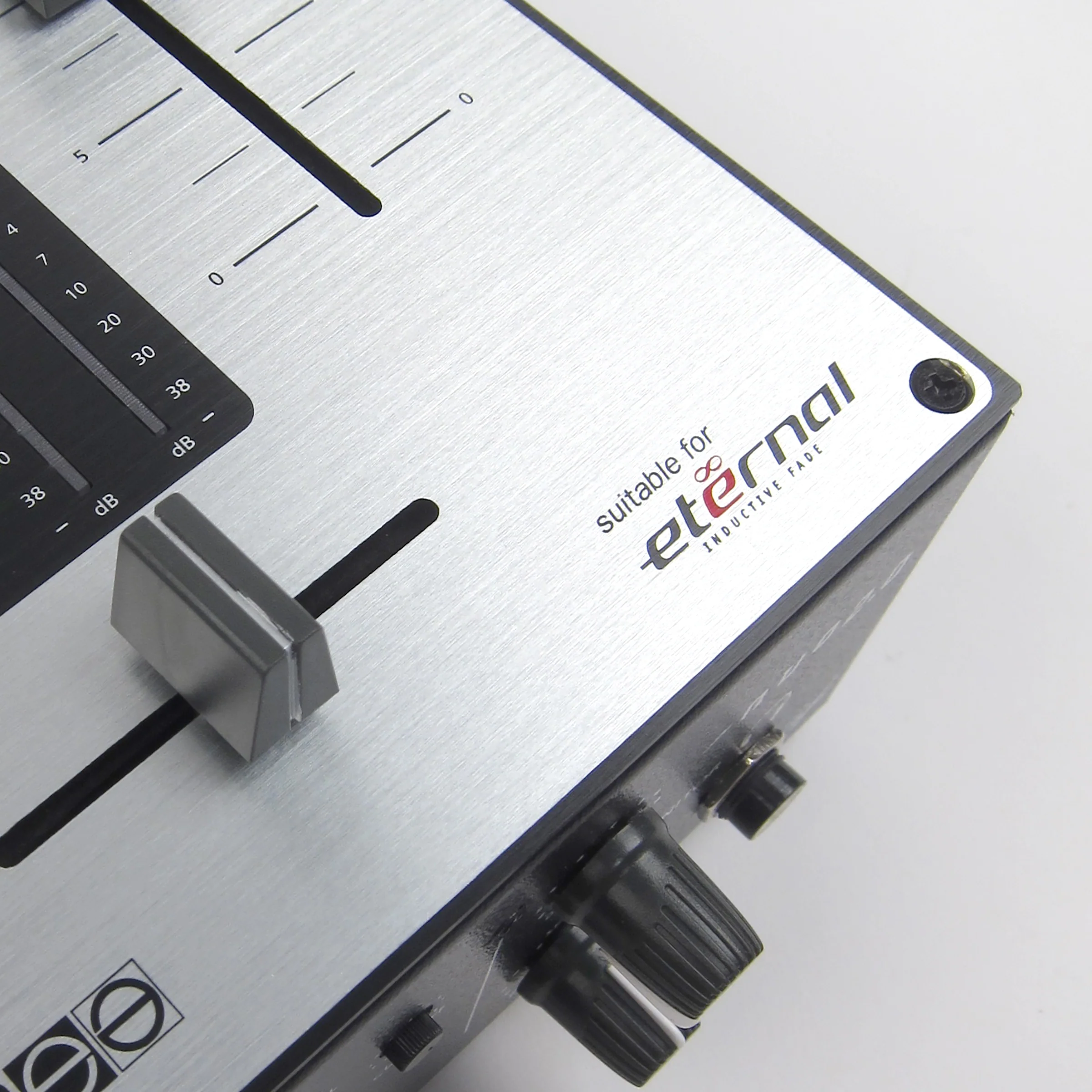 Ecler: Nuo 2.0 DJ Mixer - Image 5