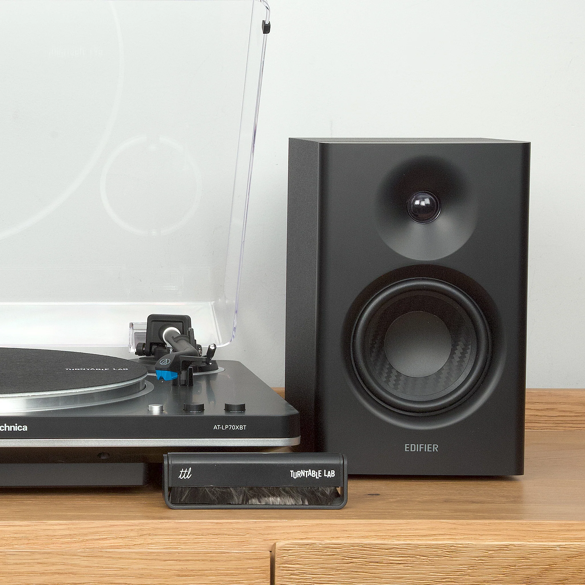 Edifier: MR4 Powered Monitor Speakers - Image 3