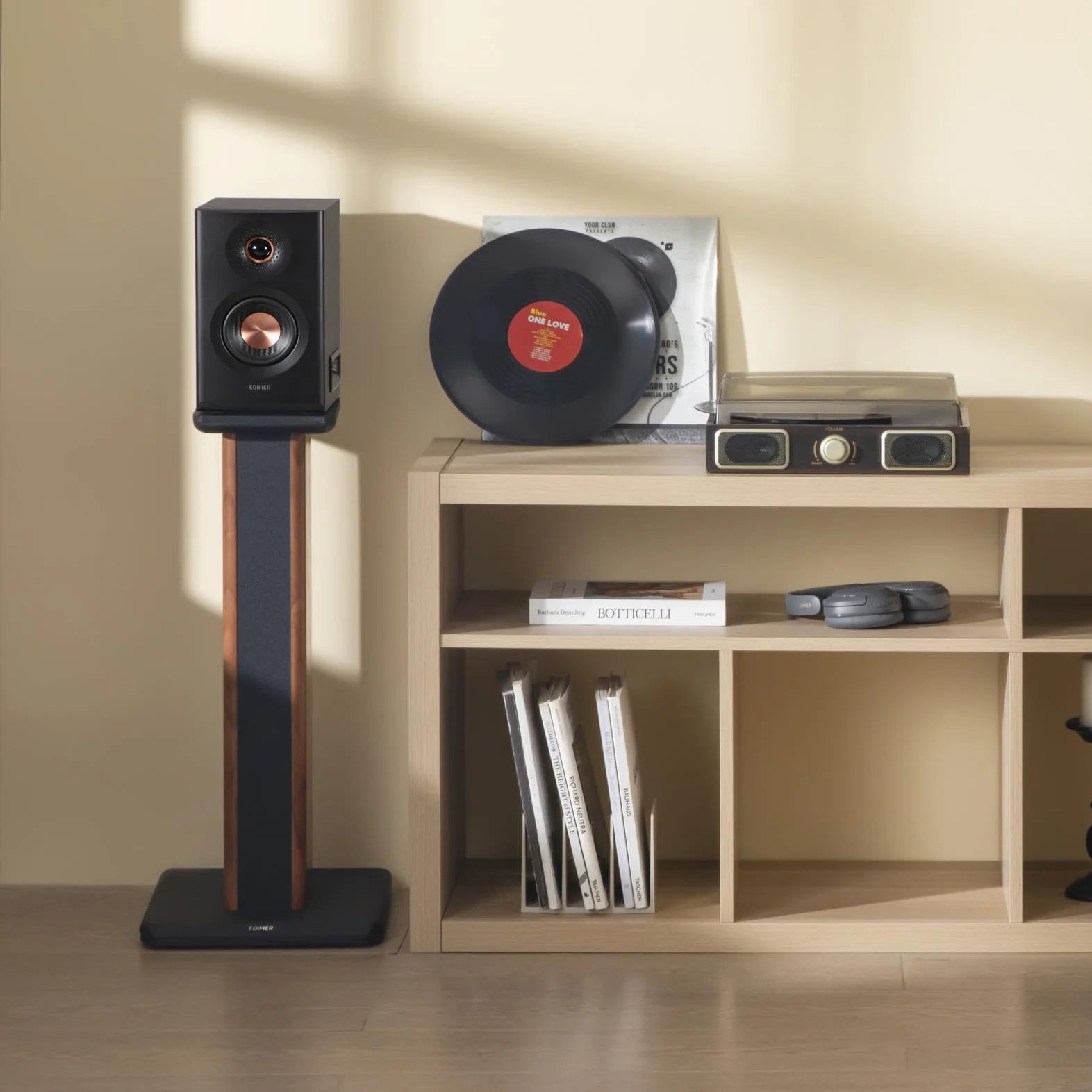 Edifier: MR5 2.0 Monitor Speakers w/Bluetooth - Pair - Image 2