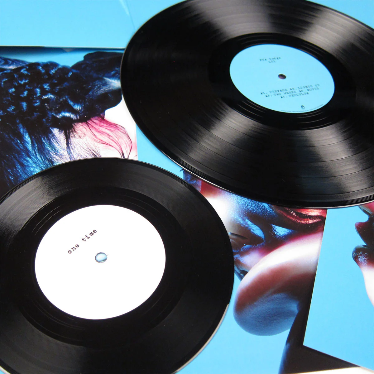 FKA Twigs: LP 1 Deluxe Vinyl LP+7" - Image 3