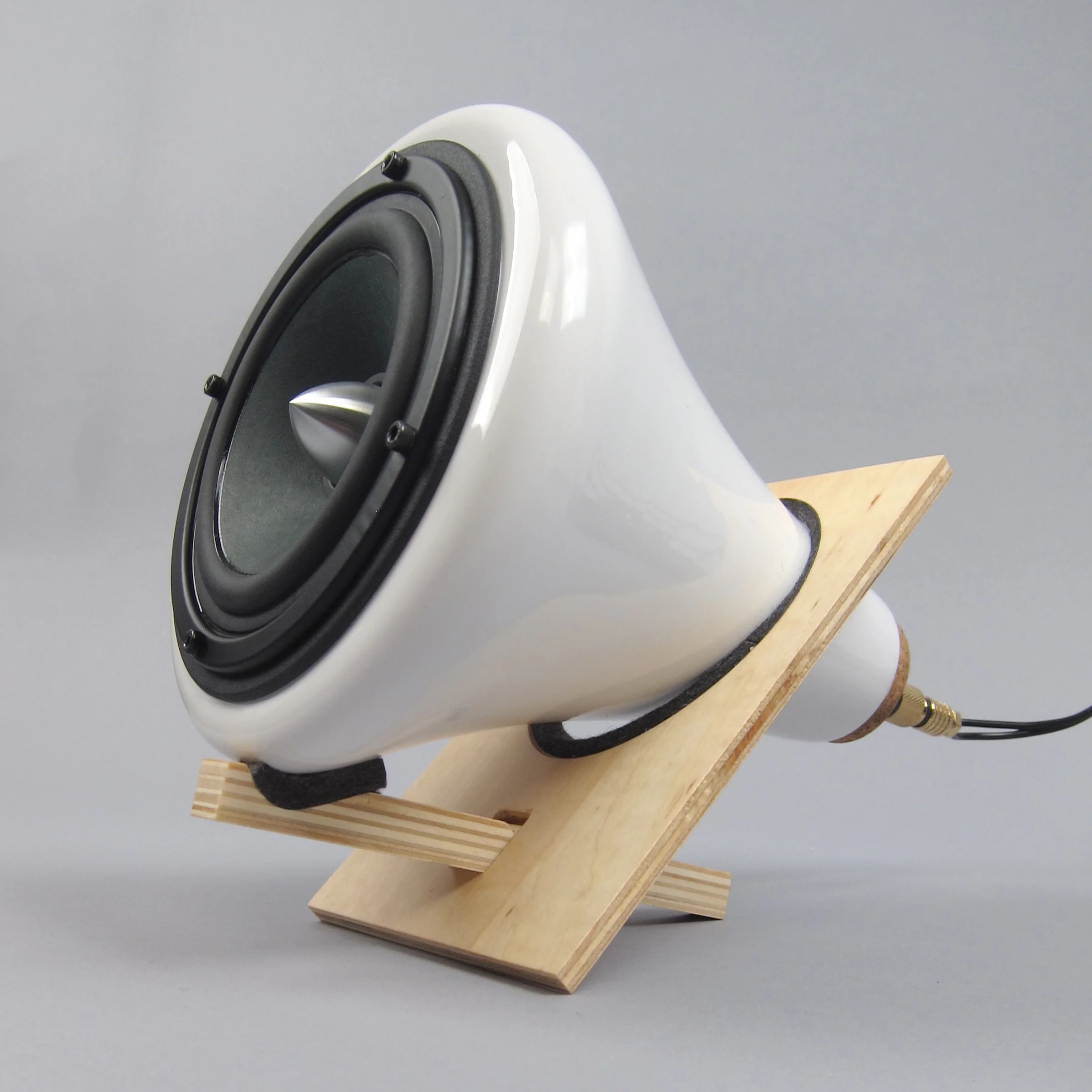 Joey Roth: Ceramic Speakers + Amplifier - Image 2