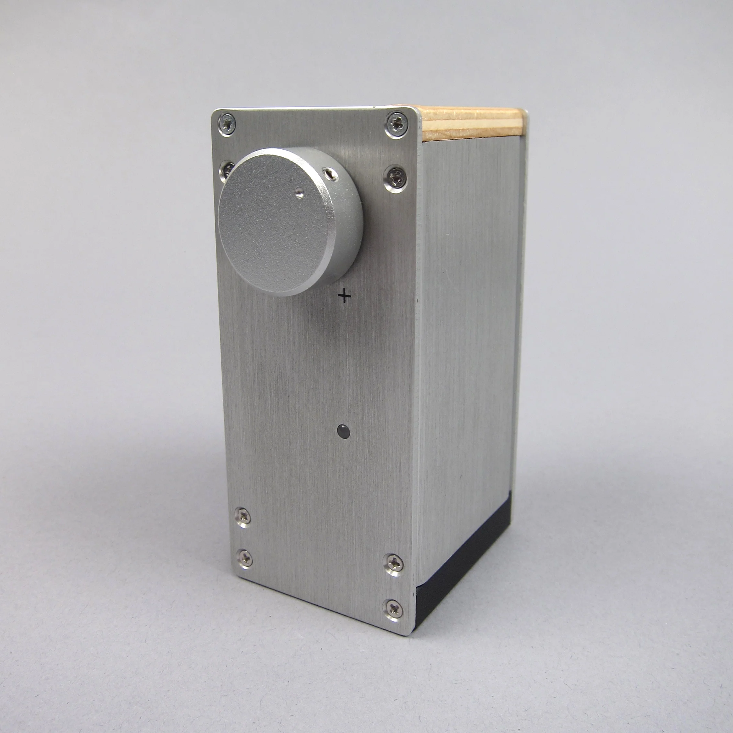 Joey Roth: Ceramic Speakers + Amplifier - Image 4