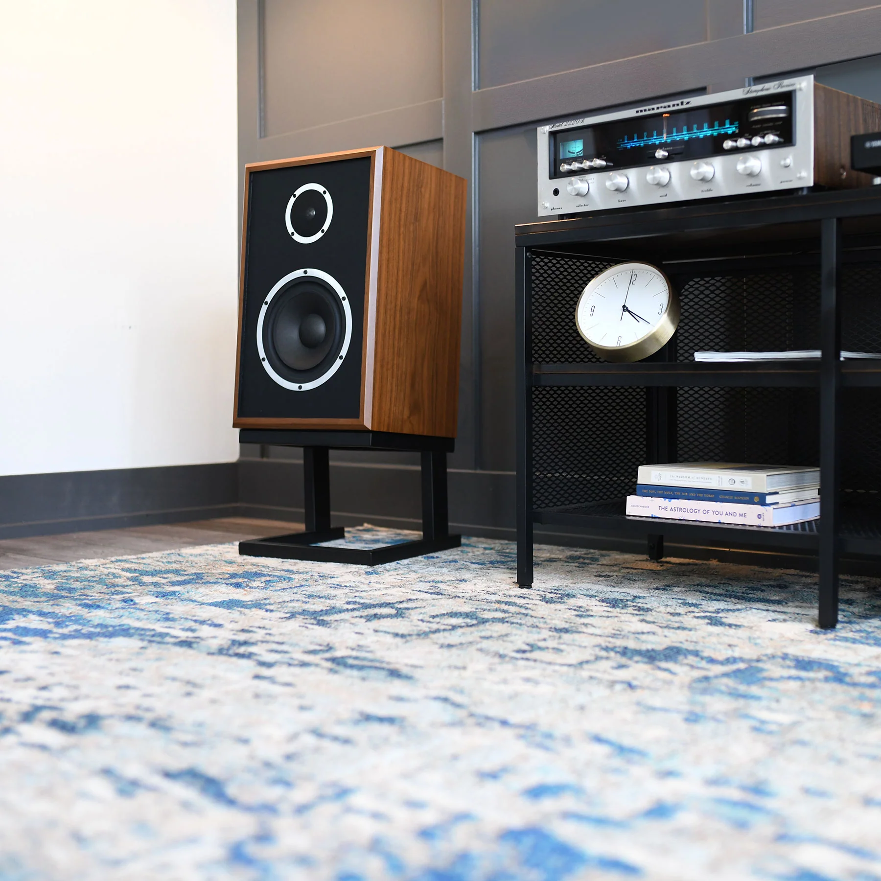 KLH: Model Three Passive Speaker - Single / Stand Included - Image 10