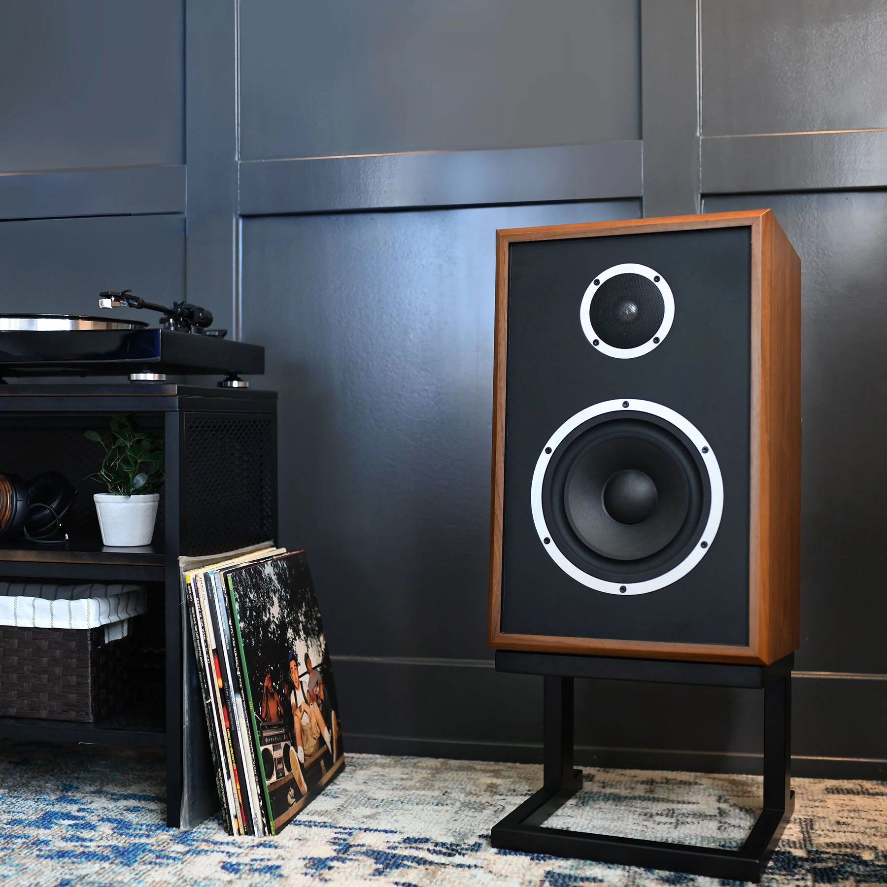 KLH: Model Three Passive Speaker - Single / Stand Included - Image 2