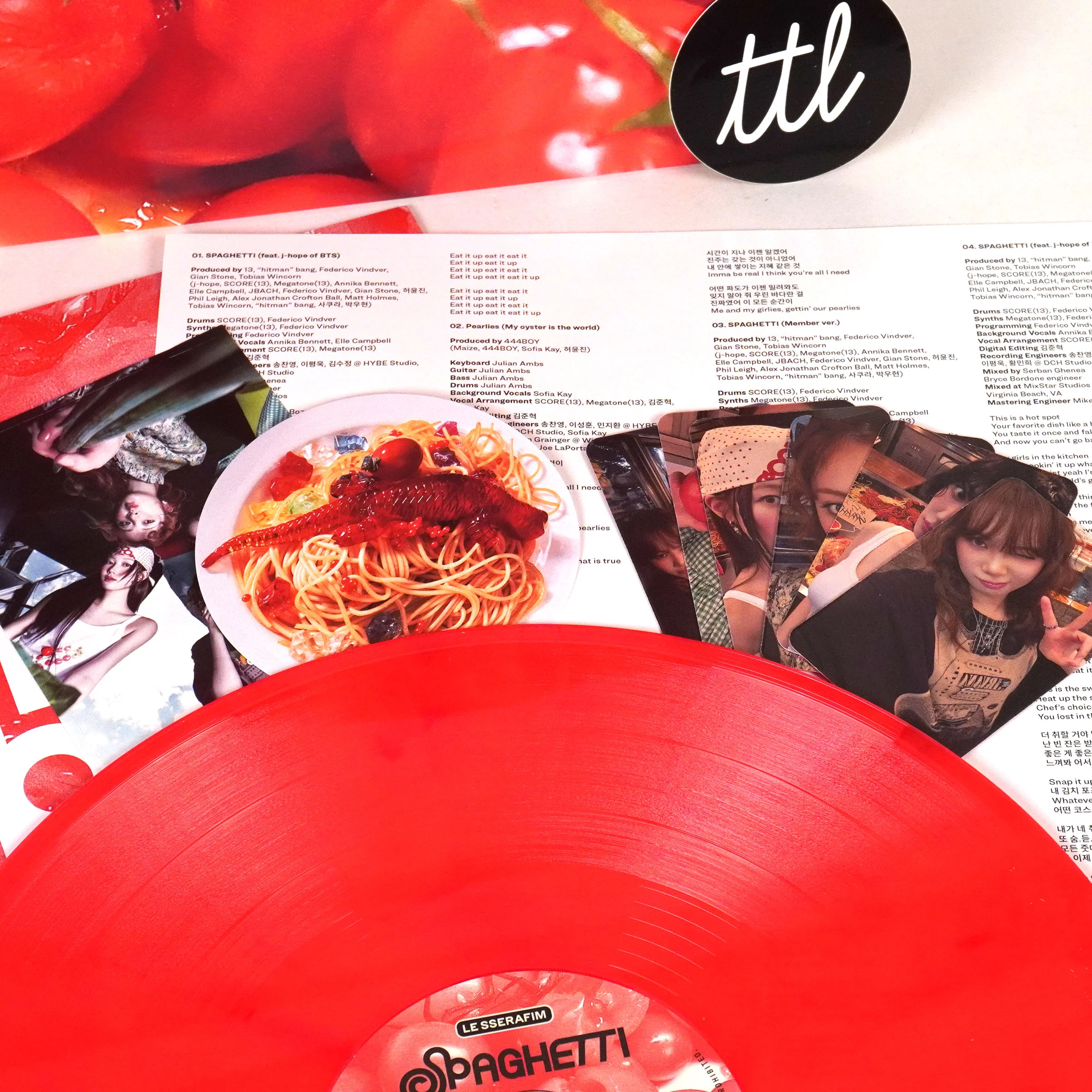 LE SSERAFIM: SPAGHETTI (Indie Exclusive Red Colored Vinyl) Vinyl 12" - Image 3