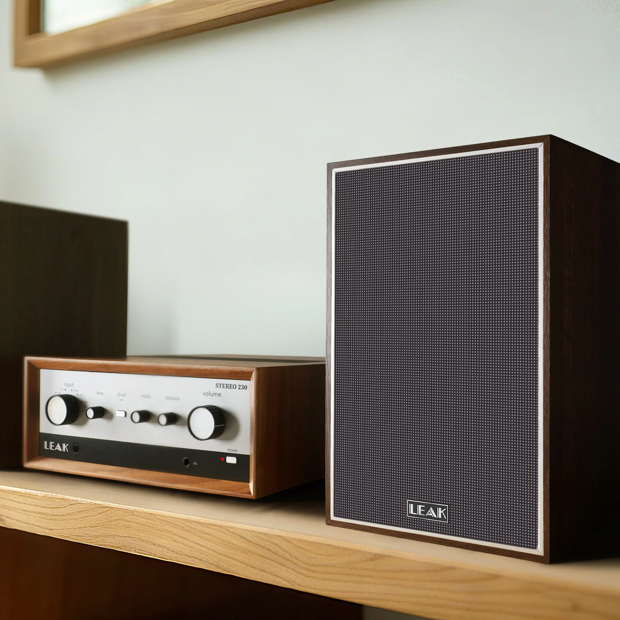 Leak: Sandwich 100 Bookshelf Speakers - Walnut / Pair - Image 3