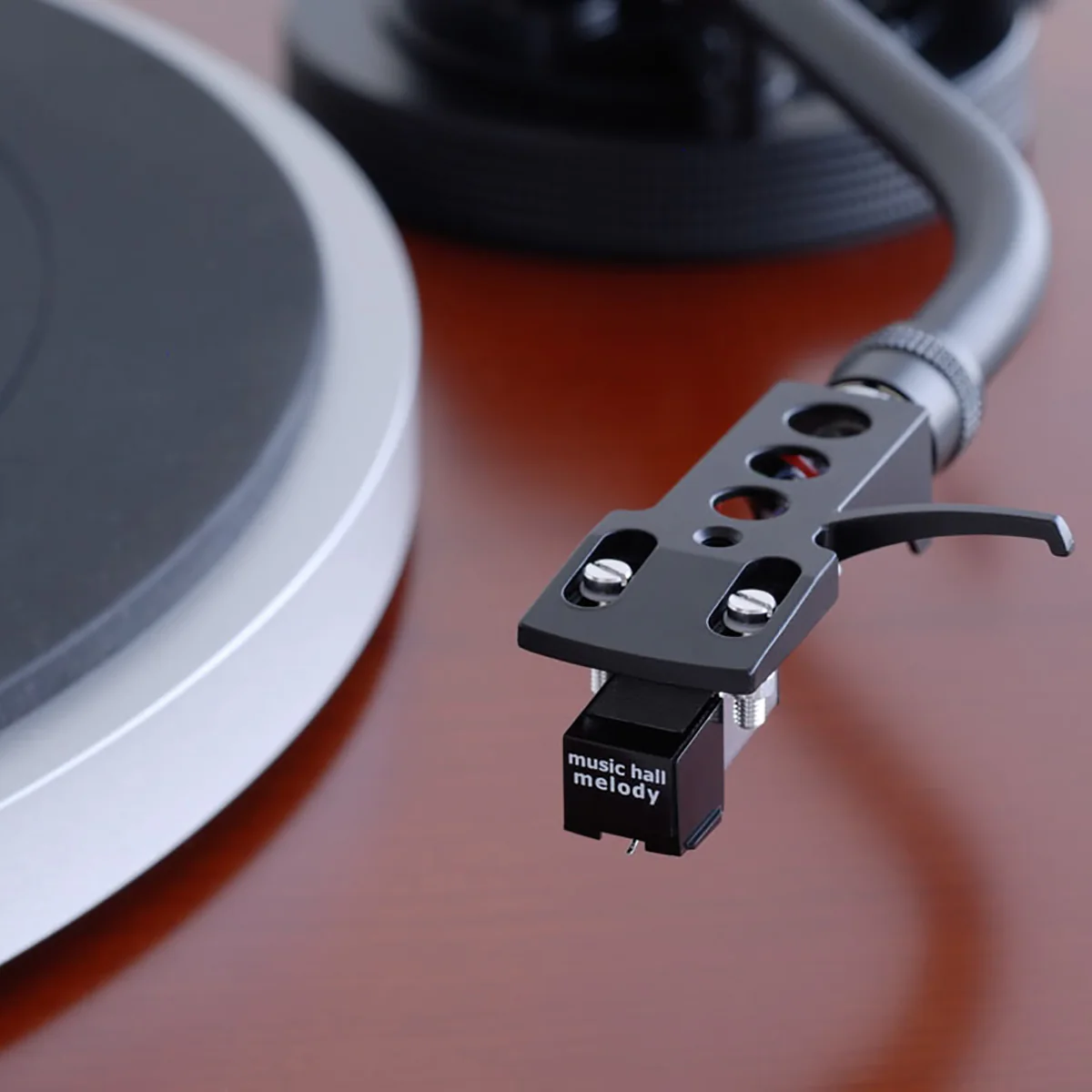 Music Hall: MMF 1.5 Turntable - Cherry - Image 3