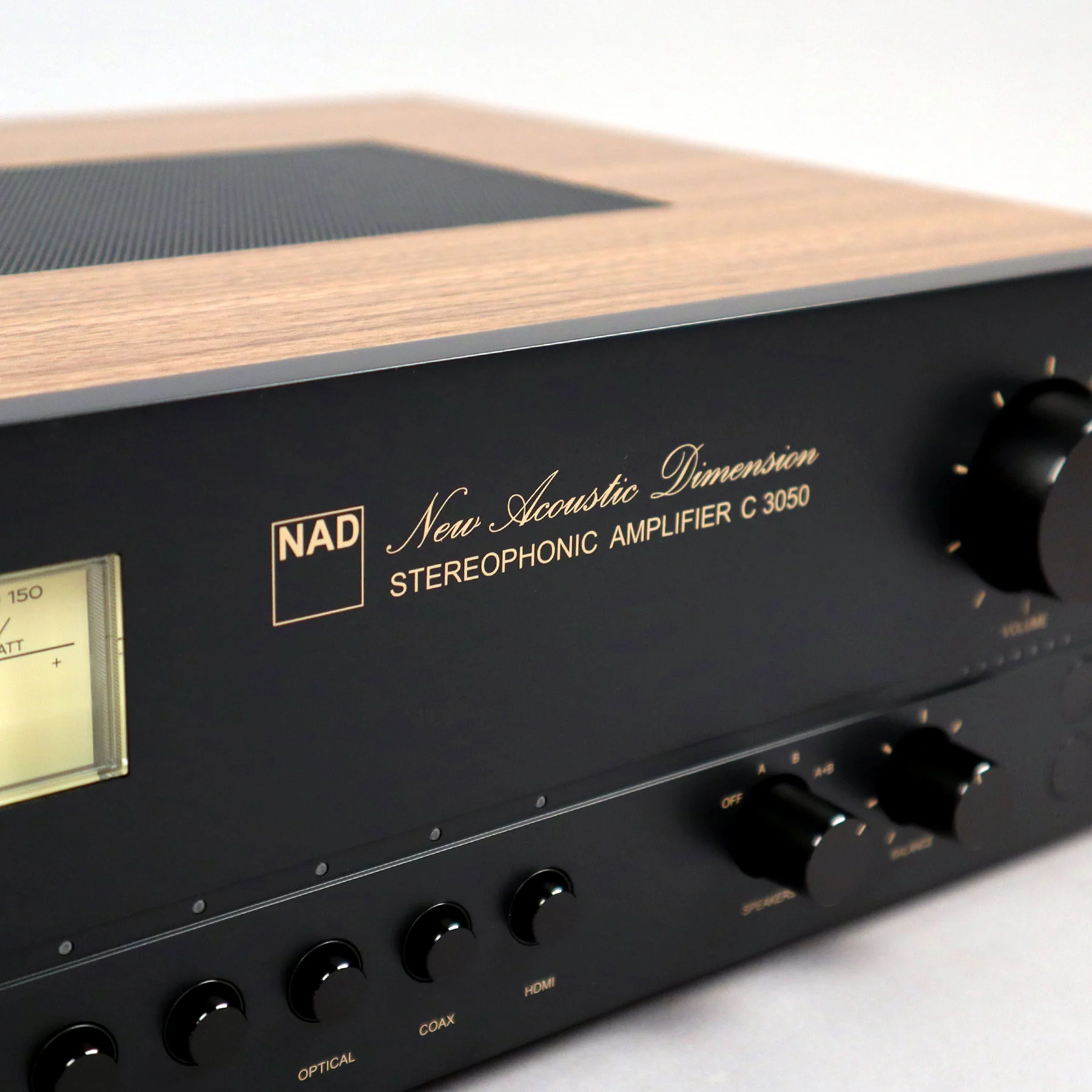 NAD: C 3050 Stereophonic Integrated Amplifier - Image 4