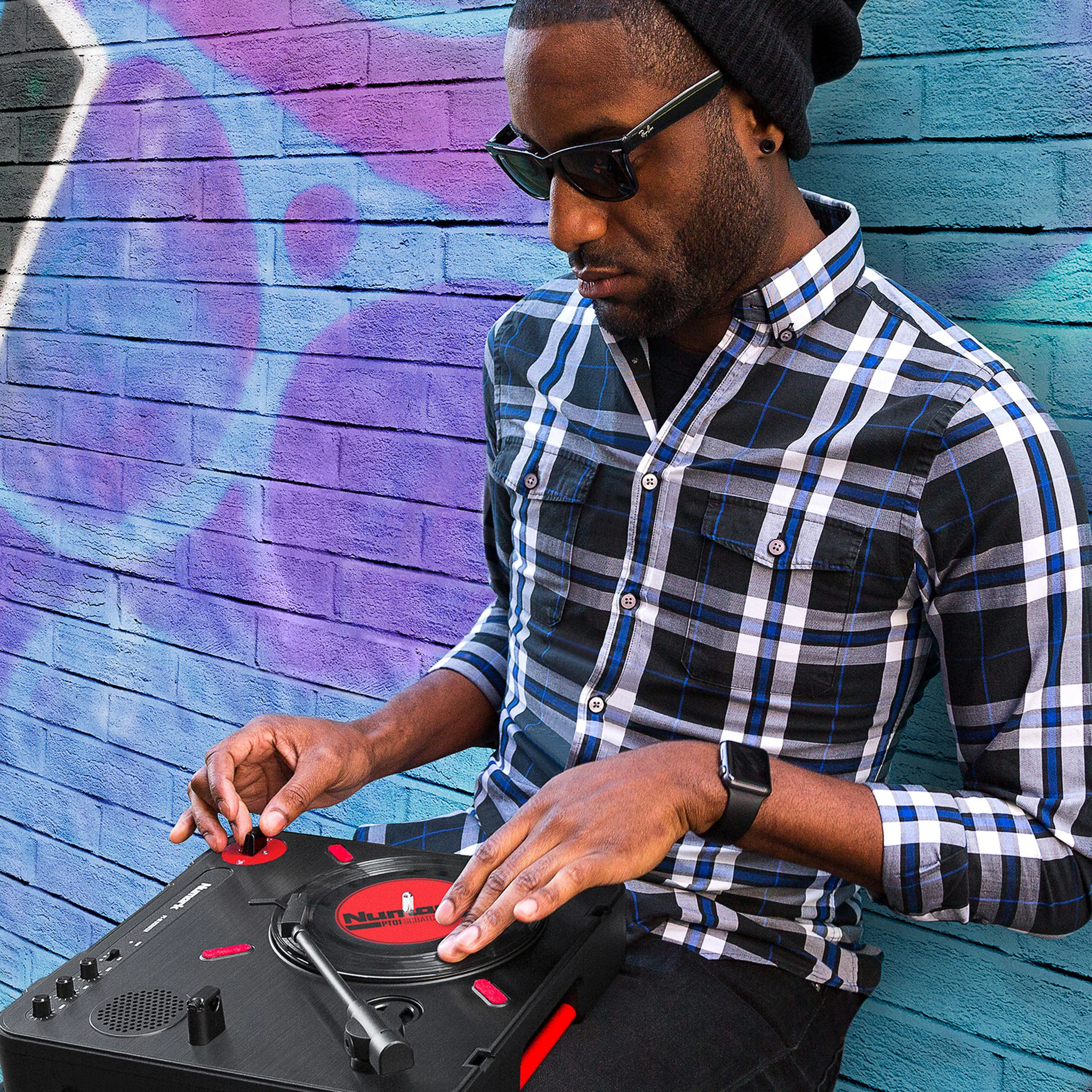 Numark: PT01 Scratch Portable Turntable with Scratch Switch - Image 6