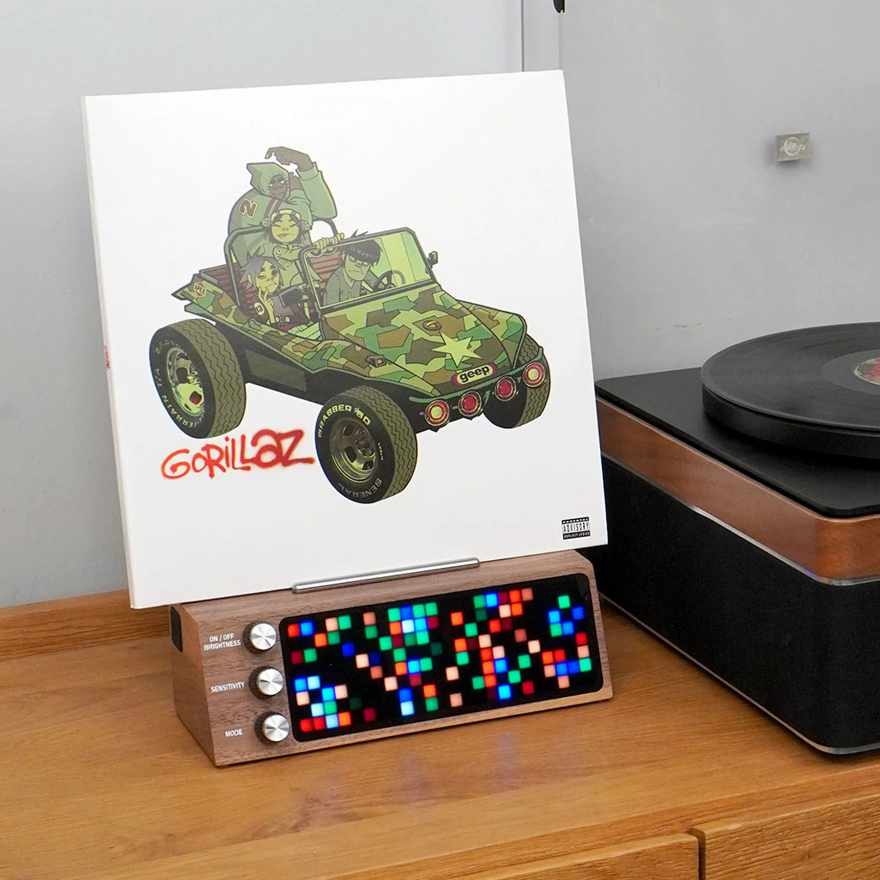 Petru: Smart Now Playing Vinyl Record Stand - Image 5