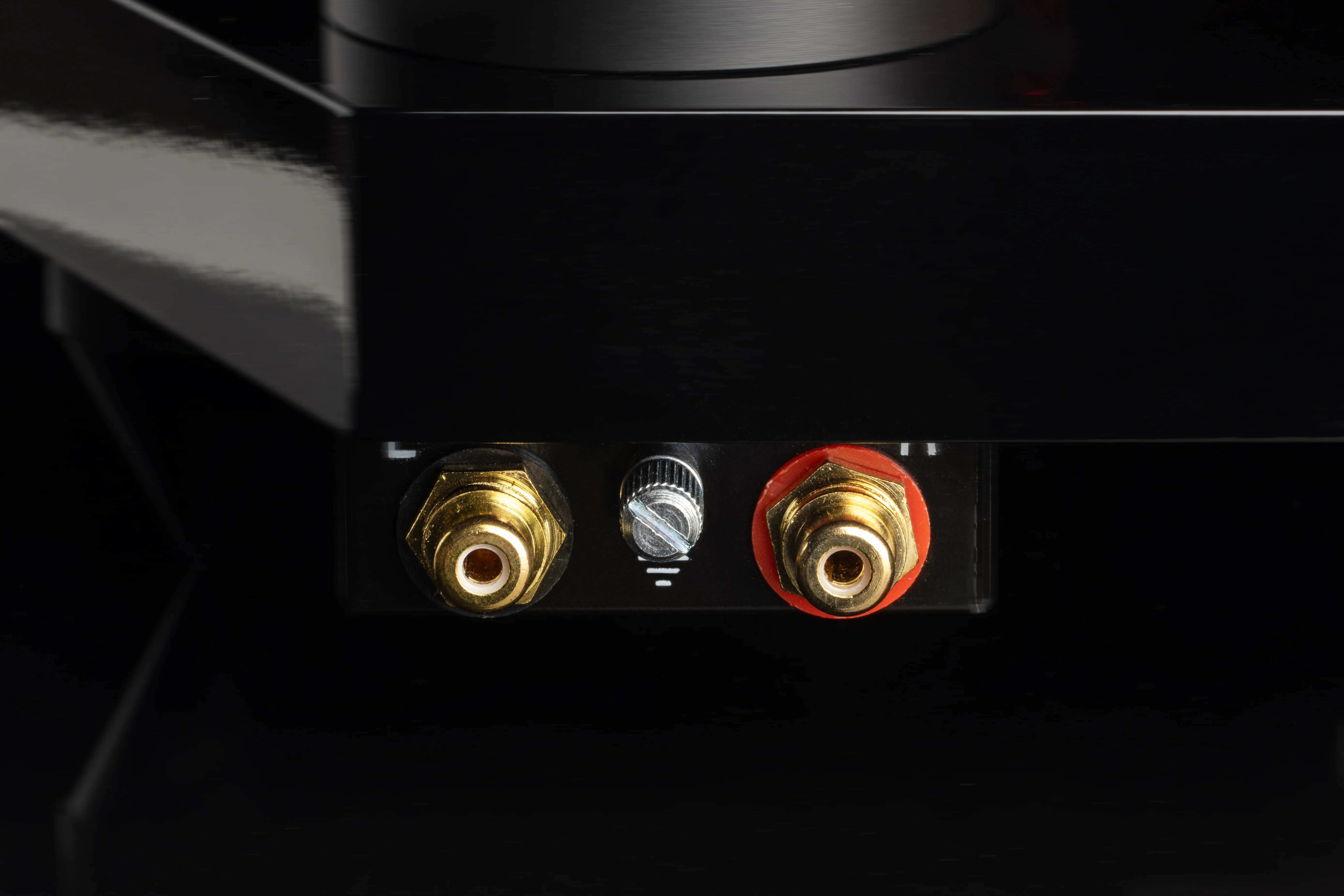 Pro-Ject: AC/DC Artist Series Turntable - Limited Edition - Image 5