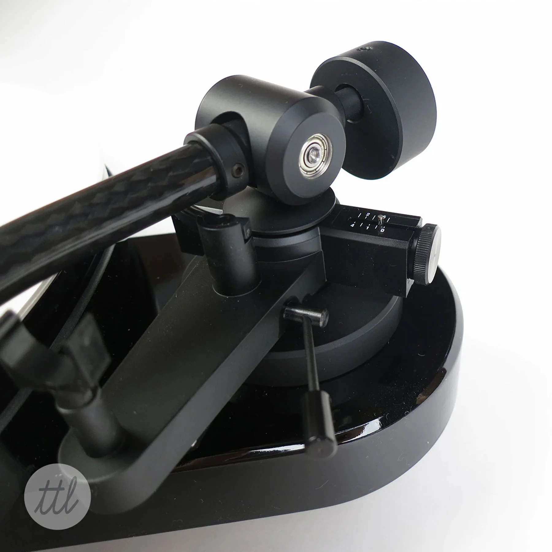 Pro-Ject: RPM 1 Carbon Turntable - White (RPM1) - Image 4