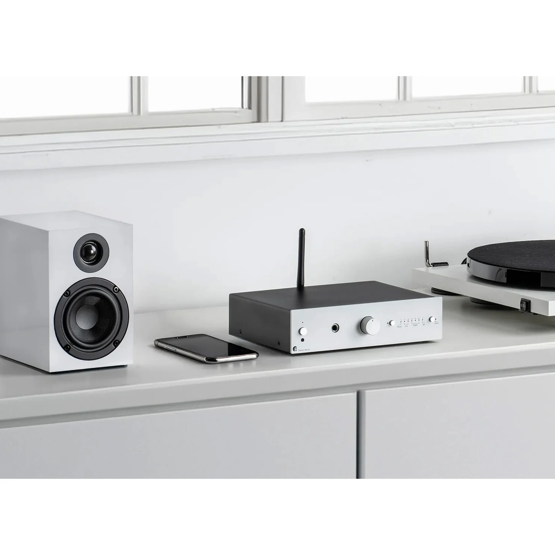 Pro-Ject: Stereo Box E Integrated Amplifier w/ Bluetooth - Silver (Open Box Special) - Image 3