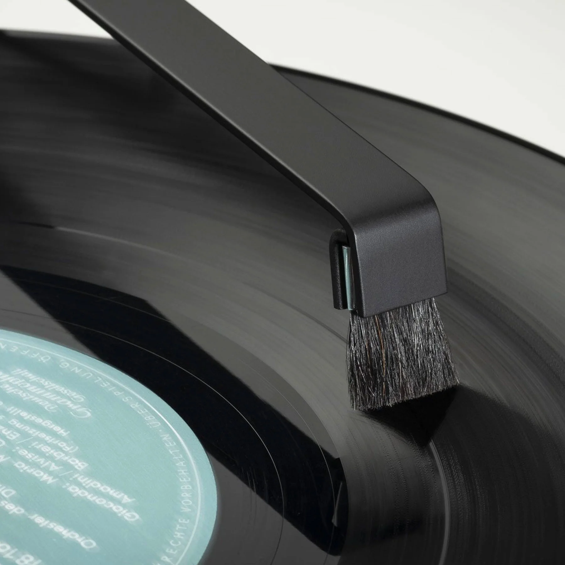 Pro-Ject: Sweep It E Turntable Record Broom - Image 4