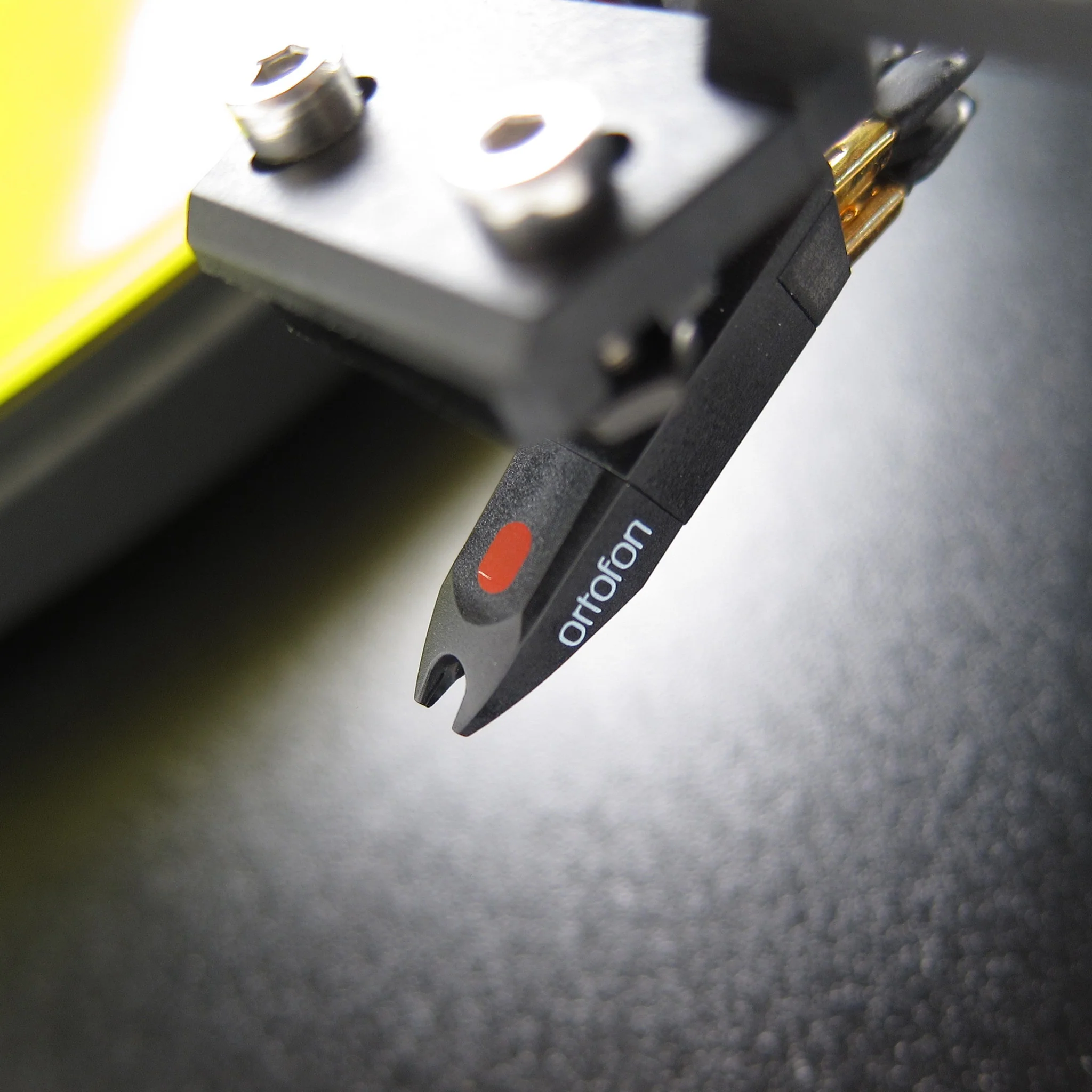 Pro-Ject: Vertical Turntable Right - Black (VT-E R) - Image 3