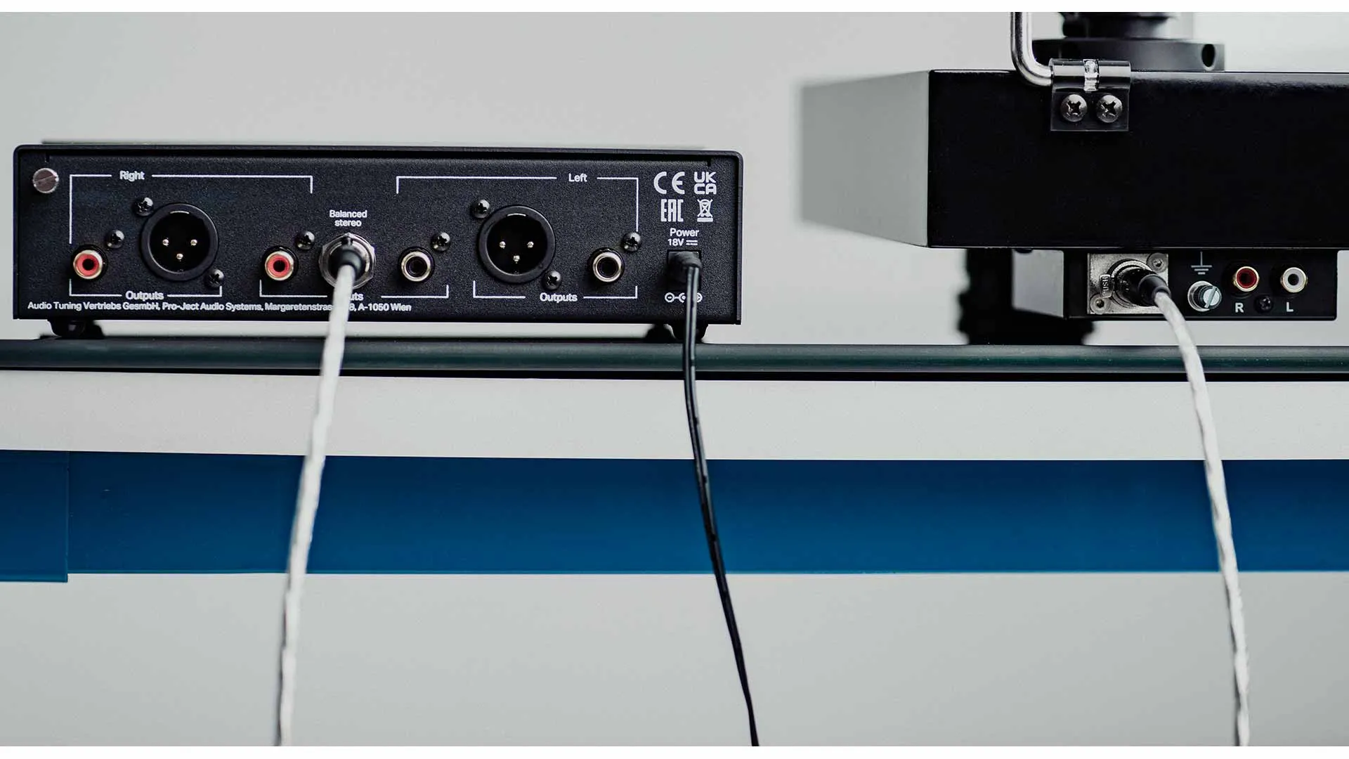 Pro-Ject: X1 B Turntable - Image 10
