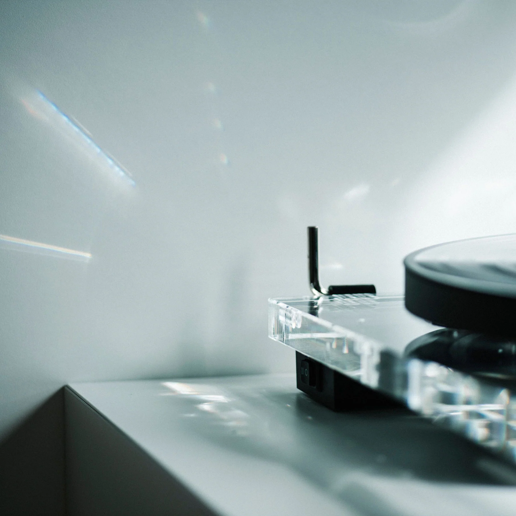 Pro-Ject: XA B Balanced Acrylic Turntable - Image 12