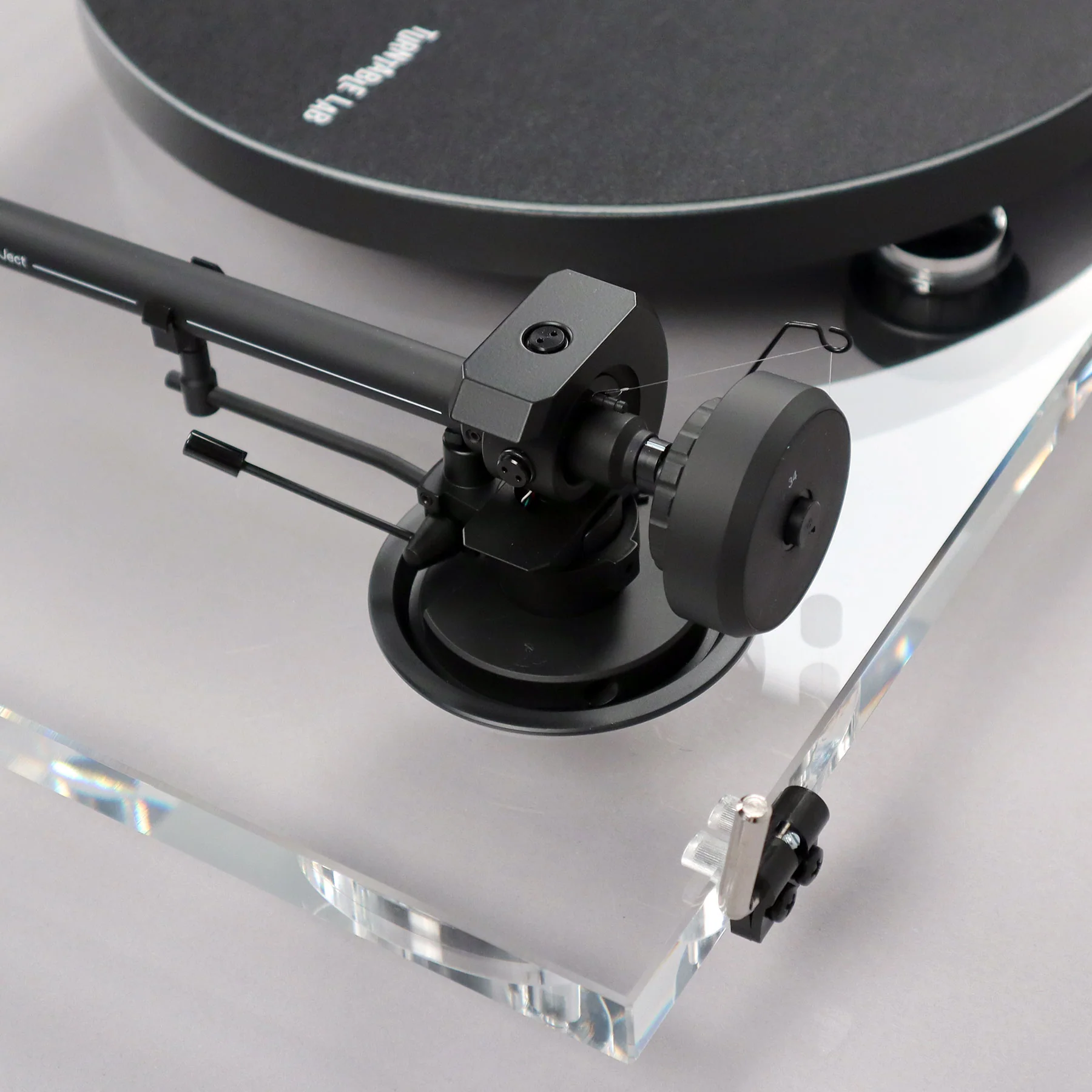 Pro-Ject: XA B Balanced Acrylic Turntable - Image 5
