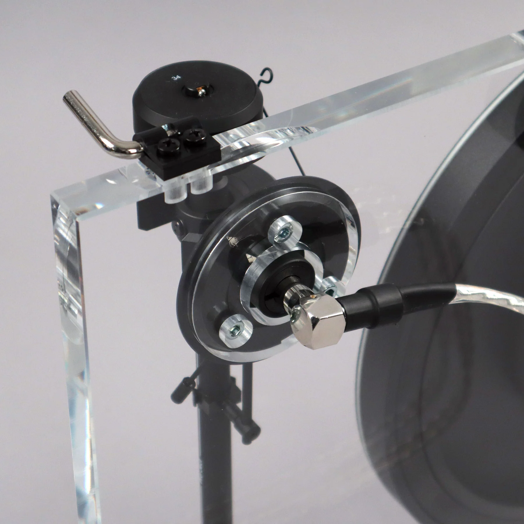 Pro-Ject: XA B Balanced Acrylic Turntable - Image 6