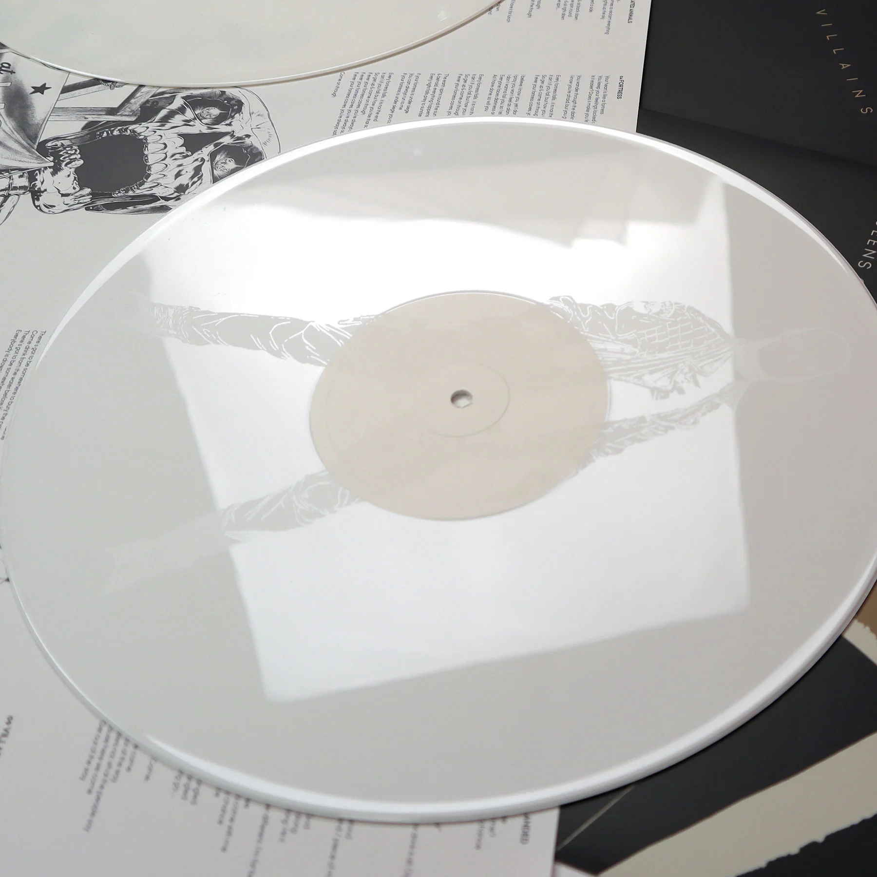 Queens Of The Stone Age: Villains (Colored Vinyl) Vinyl 1.5LP - Image 3