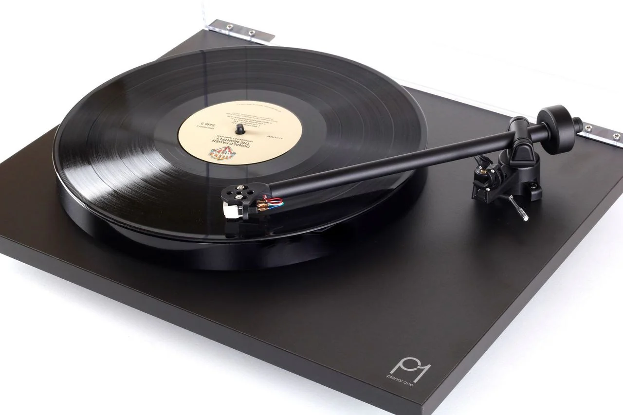 Rega: Planar 1 Turntable - Matte Black - Image 2