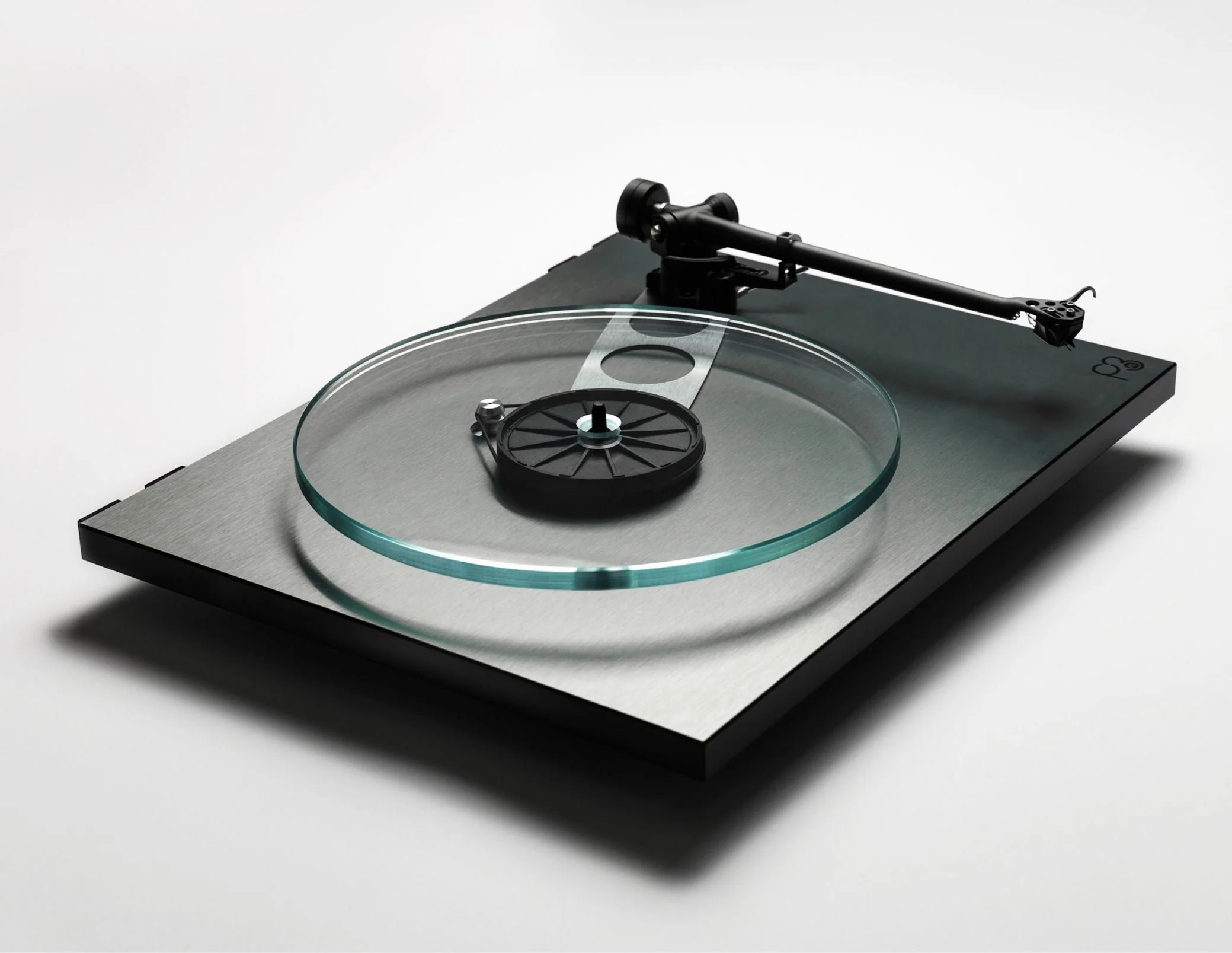 Rega: Planar 3 RS Turntable w/ ND5 Cartridge - Aluminum - Image 4