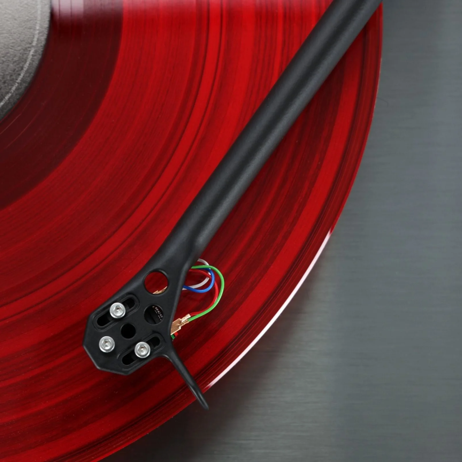 Rega: Planar 3 RS Turntable w/ ND5 Cartridge - Aluminum - Image 9