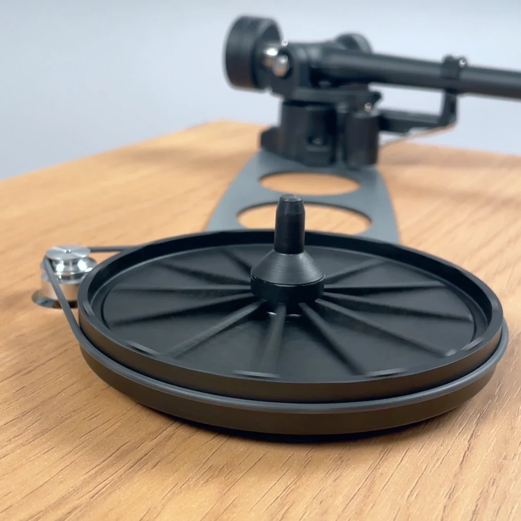 Rega: Planar 3 Turntable w/ Cartridge - Image 5