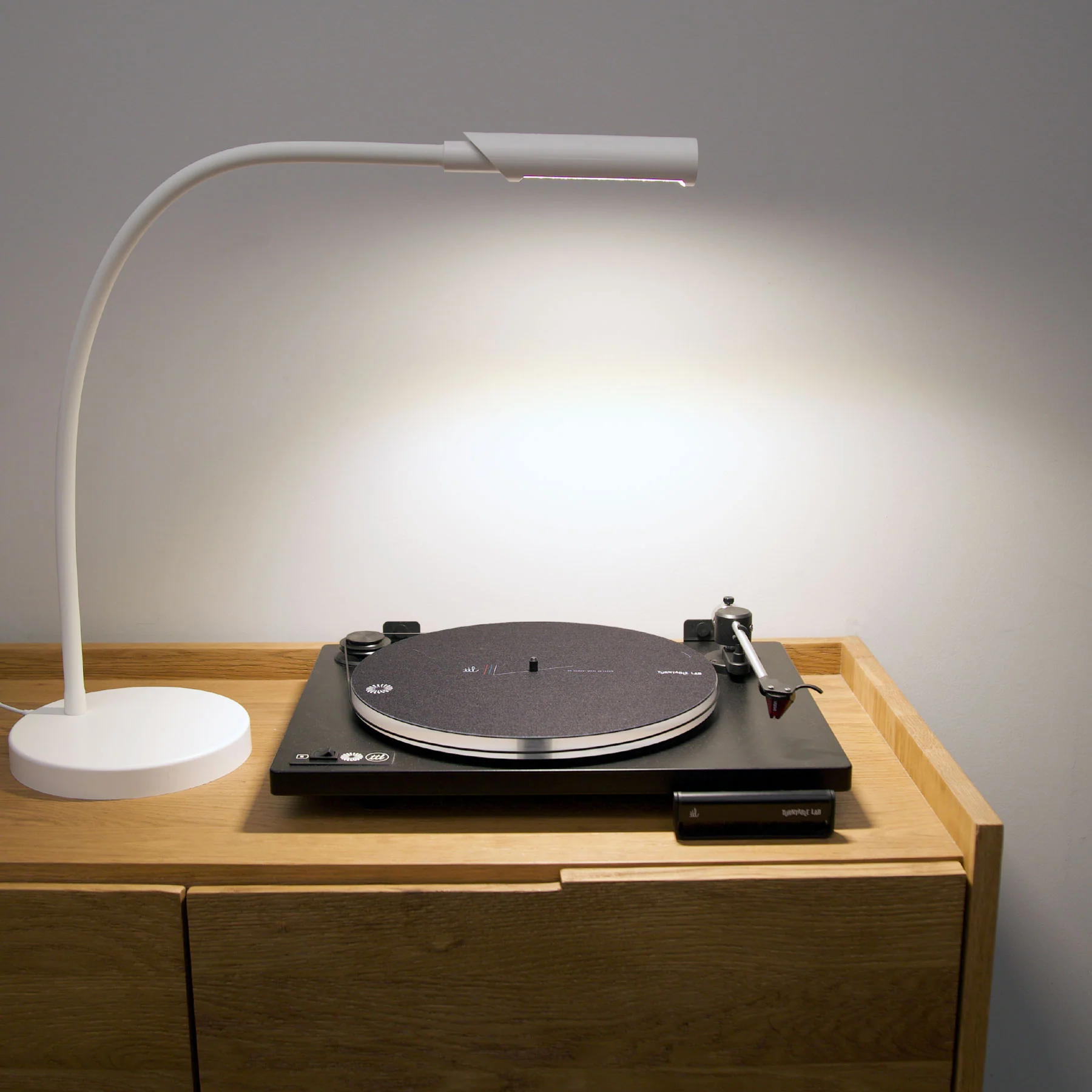 Reliable Corp.: UberLight Flex Turntable Lamp - White / Tabletop Model - Image 3