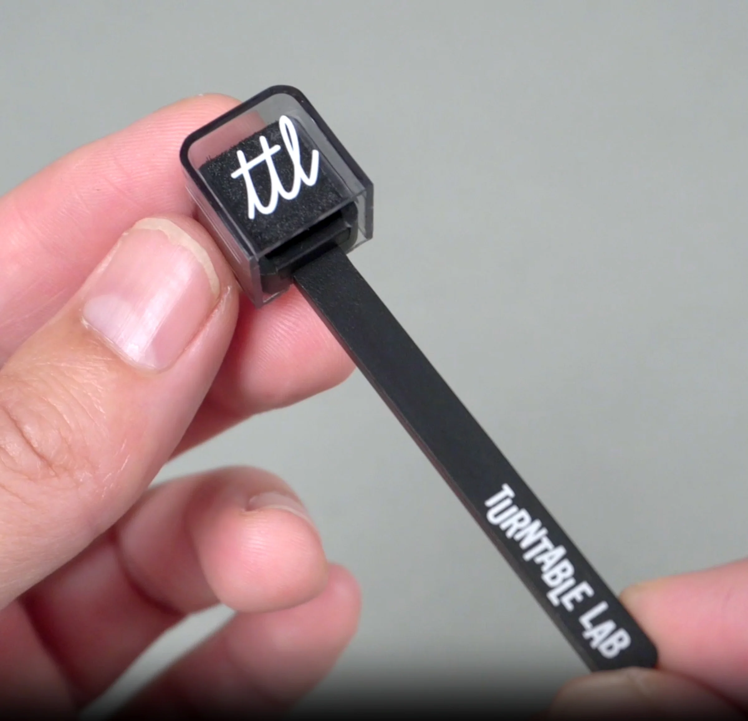 Turntable Lab: Conductive Stylus Cleaning Brush w/ Cover - Image 2