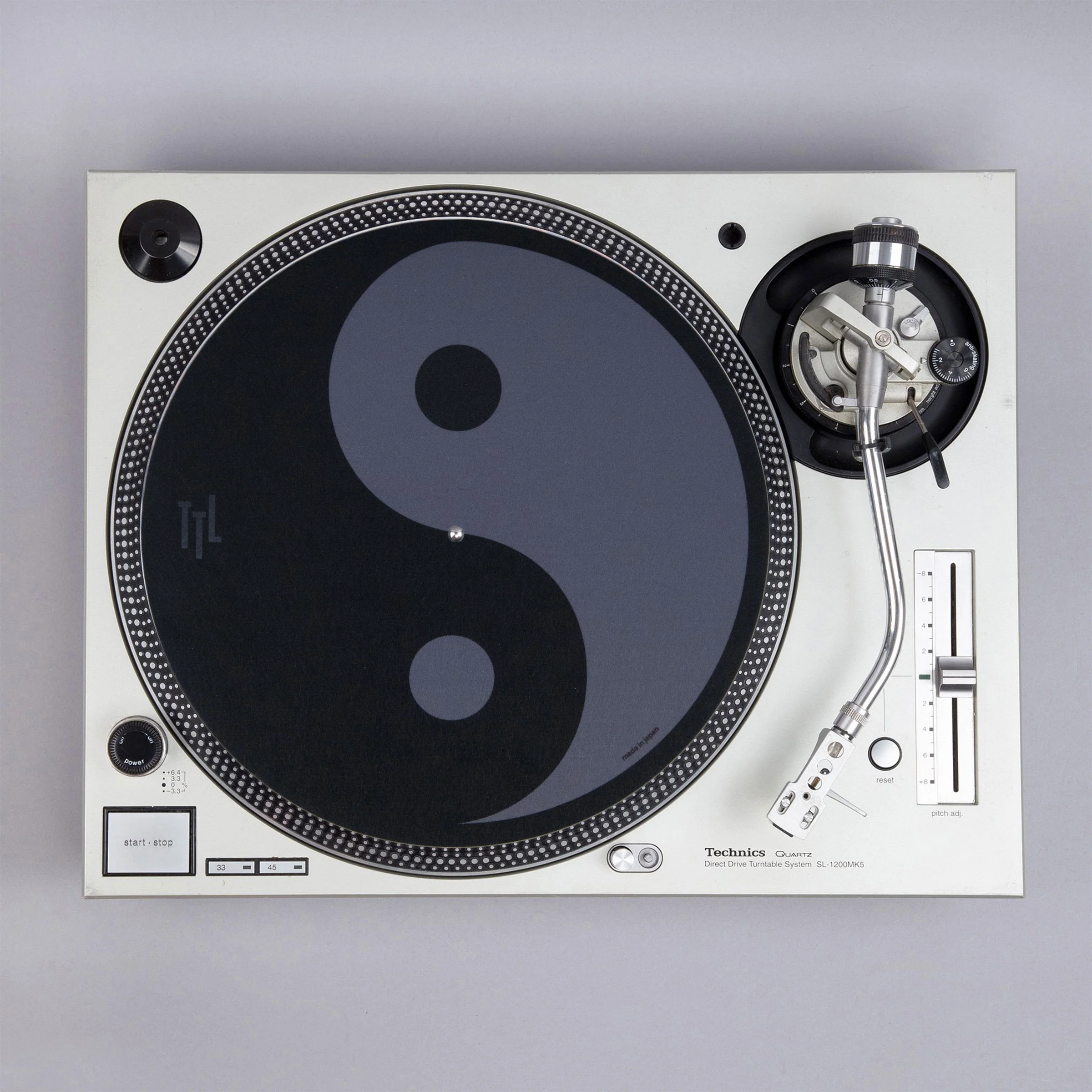 Turntable Lab: Dr. Suzuki Record Mat - Dark Mode - Image 10