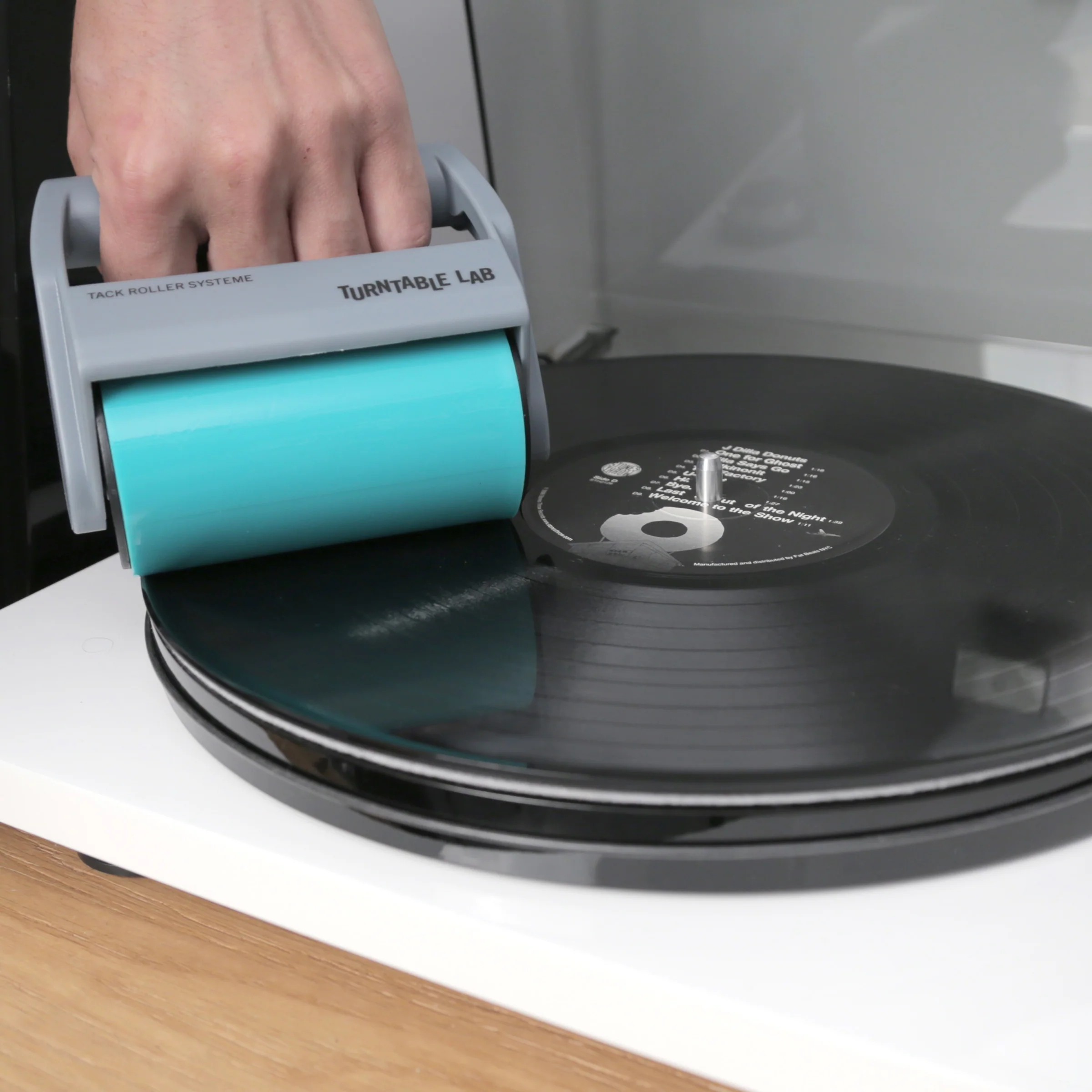 Turntable Lab: Record Roller Vinyl Record Cleaner - Image 2