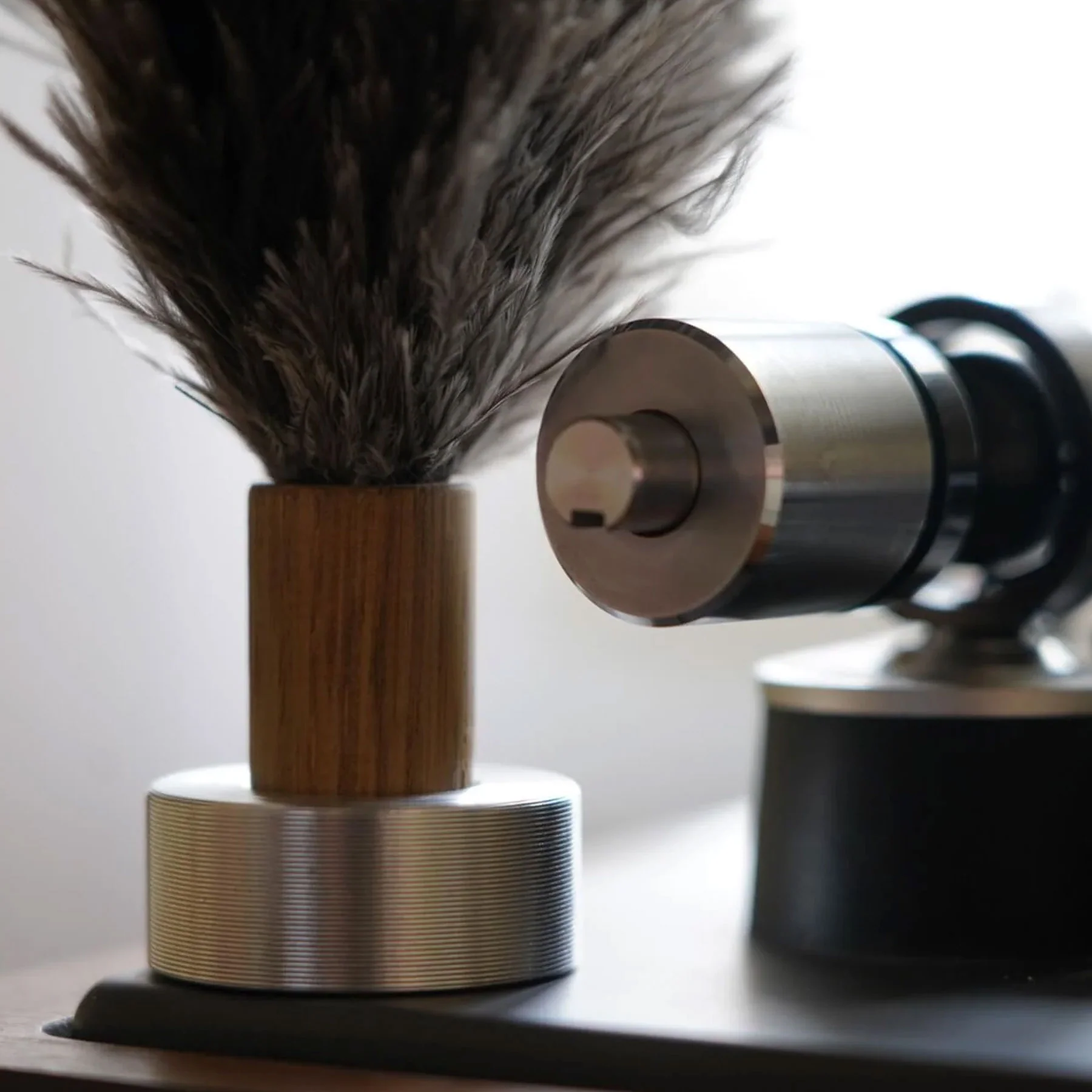 Vinyfix: Feather Record Duster & Single Adaptor / Stand - Image 4